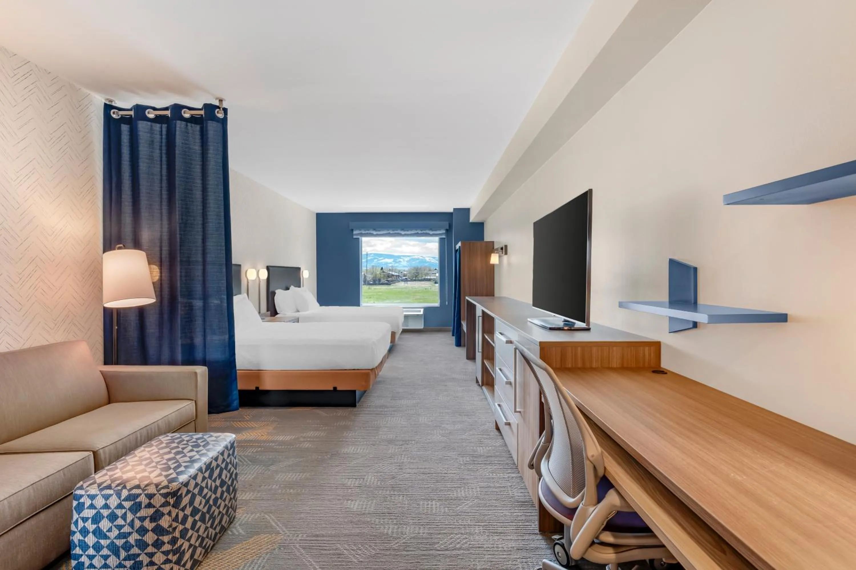 Bed in Home2 Suites By Hilton Bozeman Four Corners