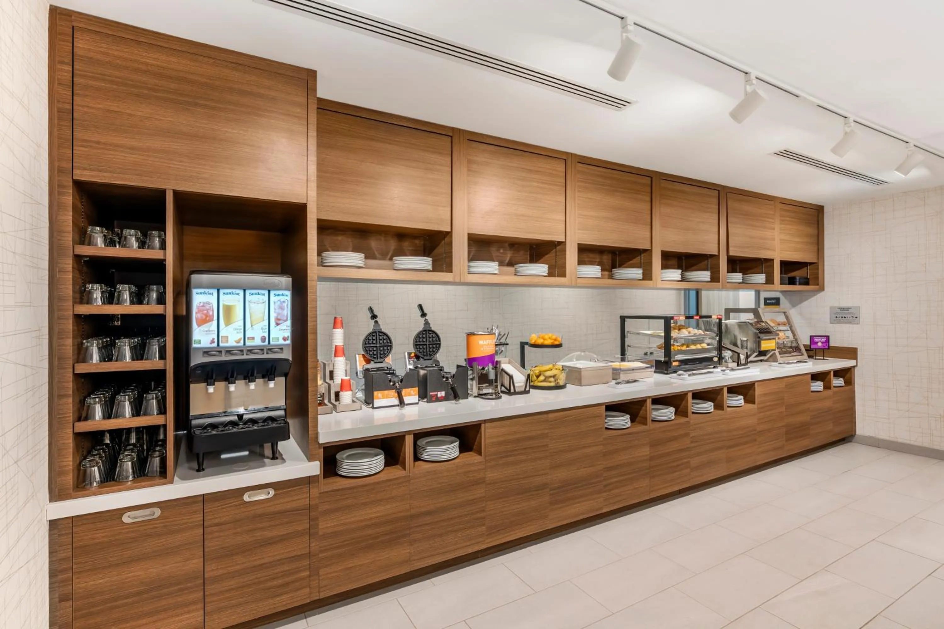 Breakfast in Home2 Suites By Hilton Bozeman Four Corners