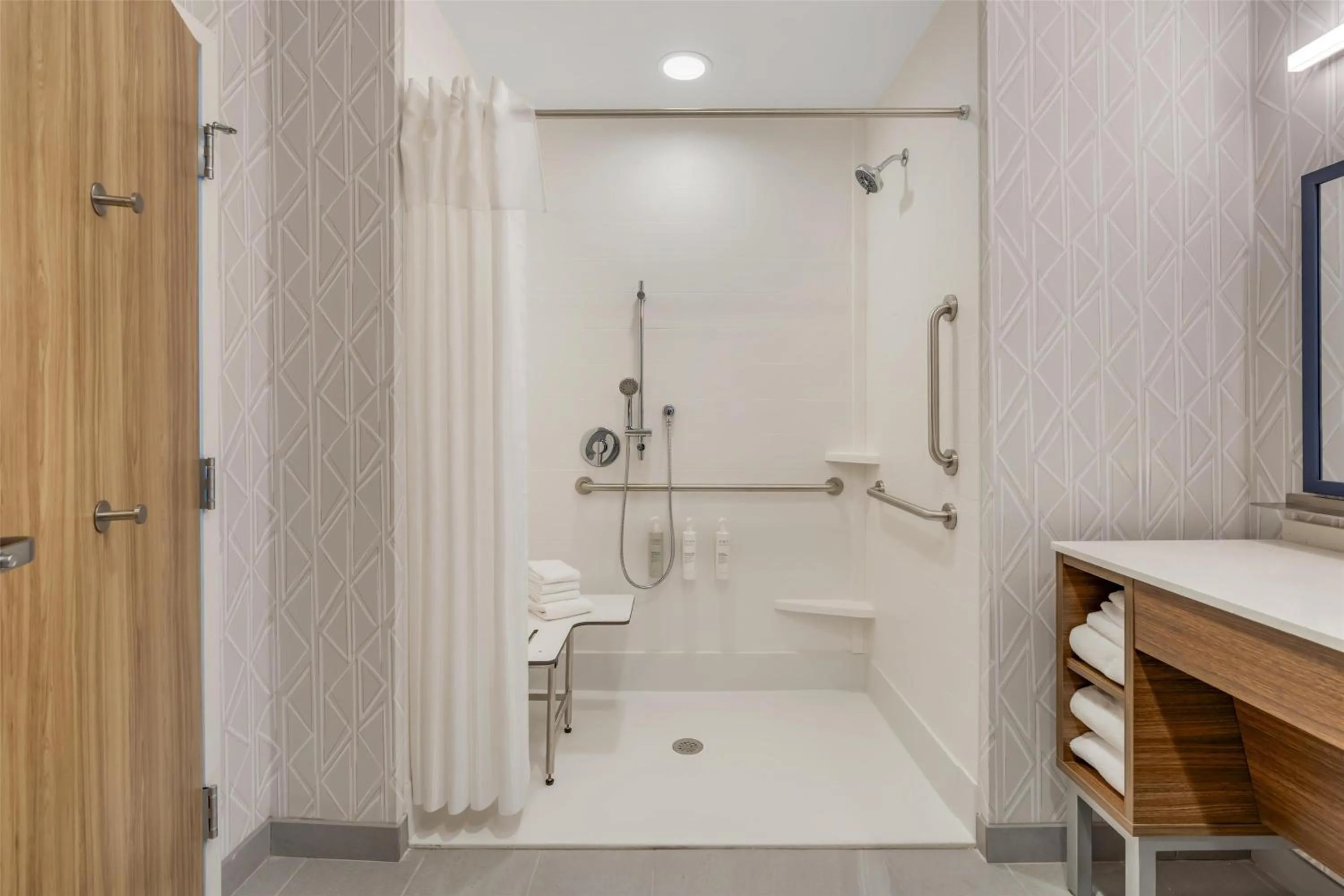 Bathroom in Home2 Suites By Hilton Bozeman Four Corners