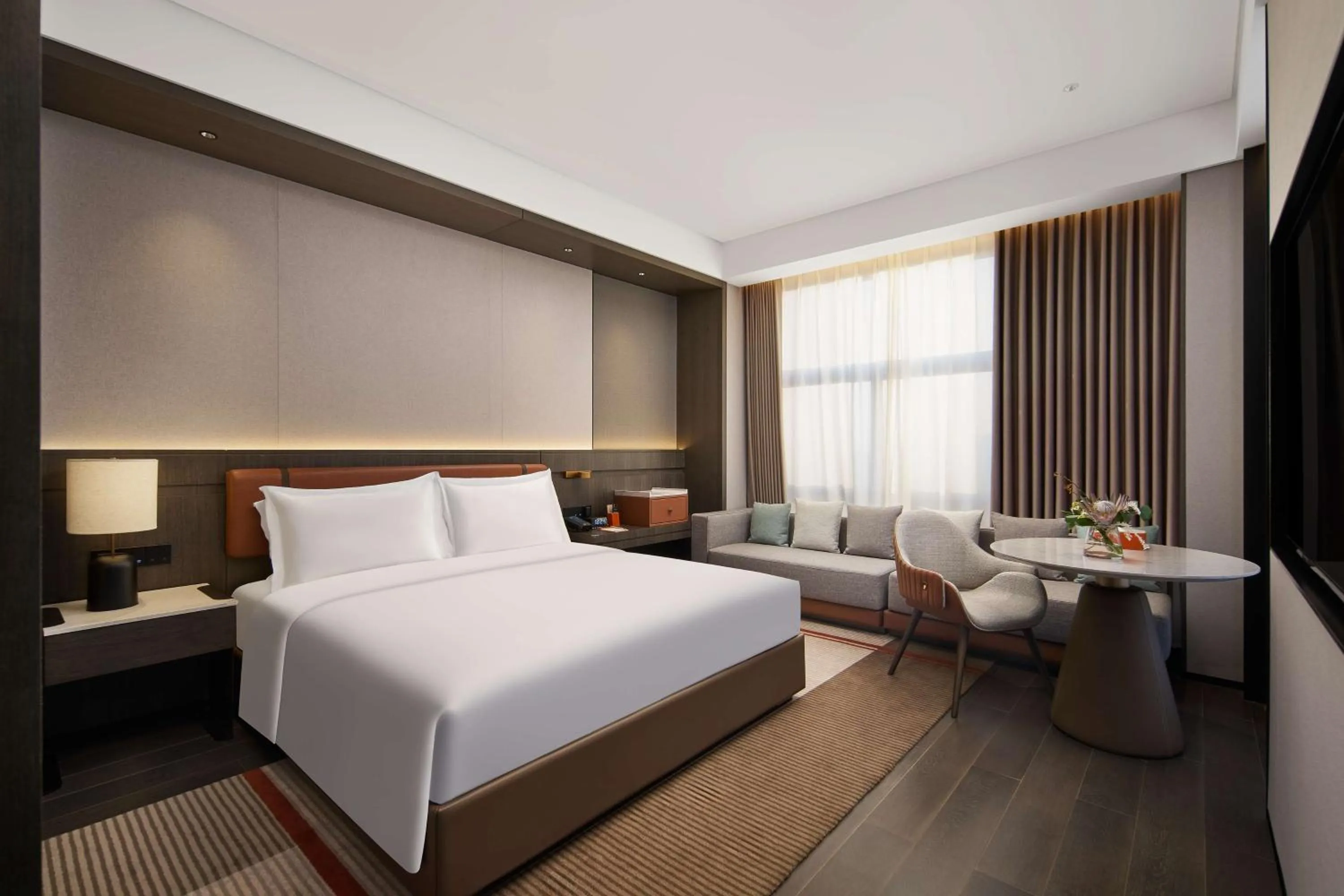 Bed in Doubletree By Hilton Kaifeng