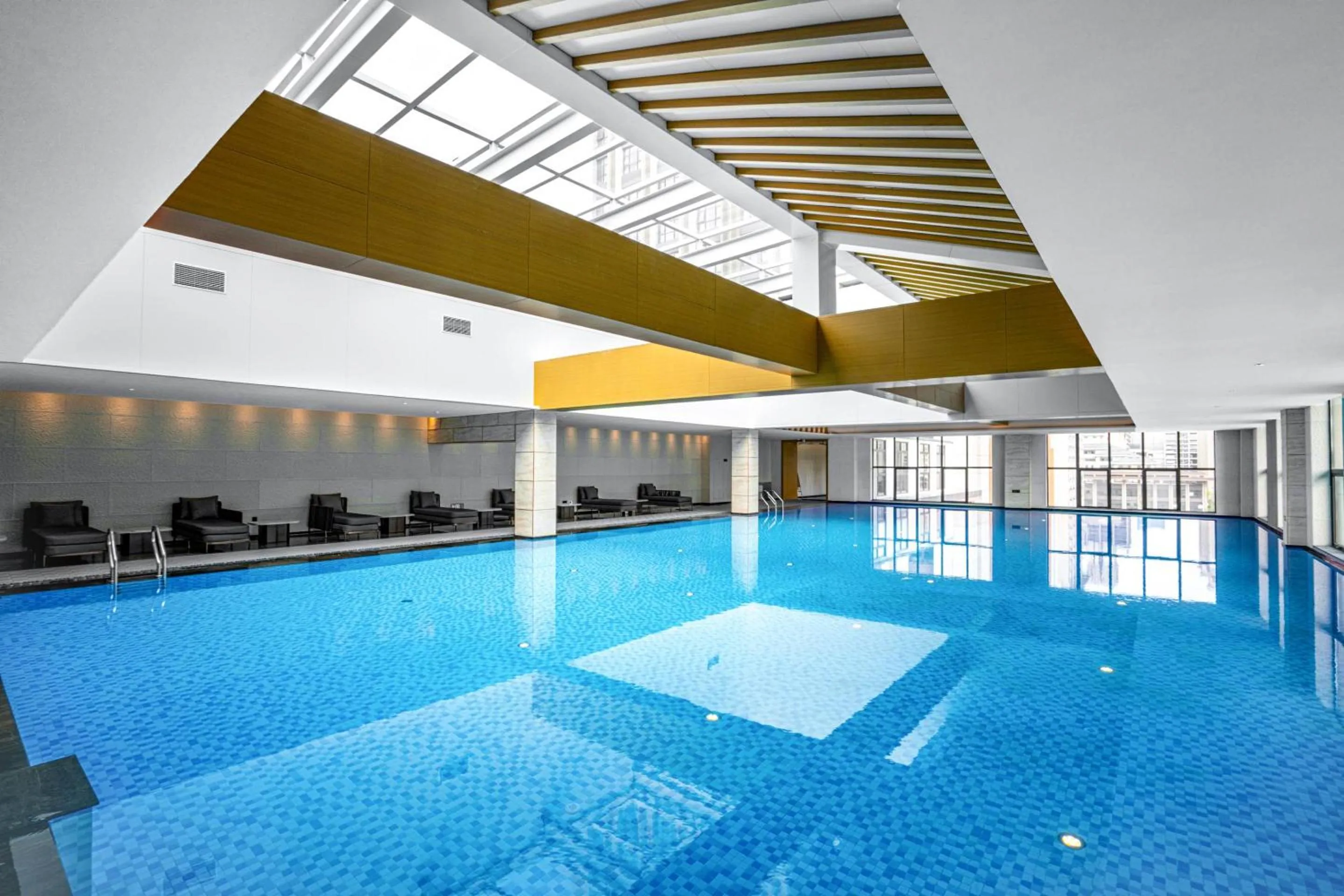 Swimming pool in Doubletree By Hilton Kaifeng