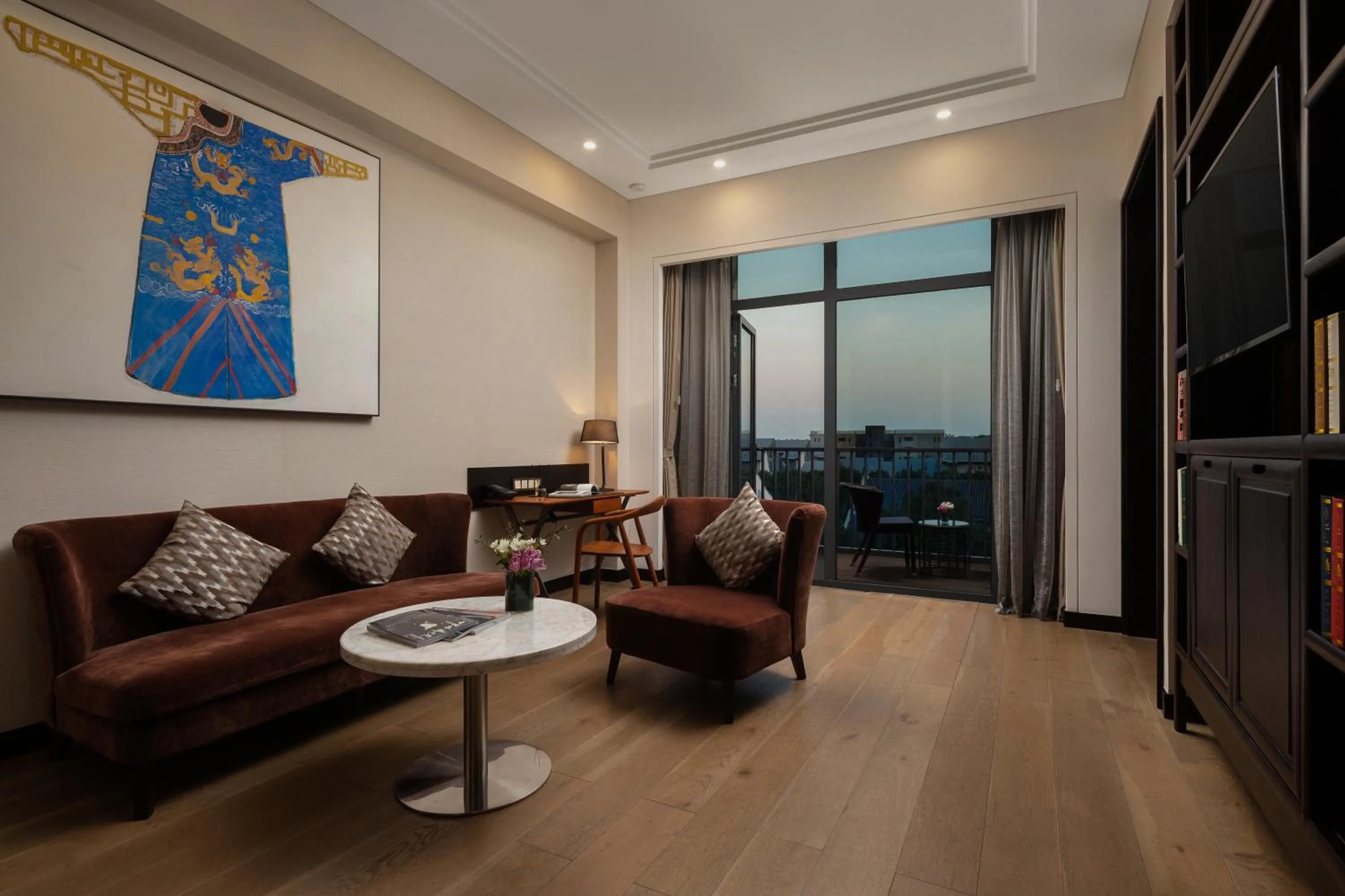 Living room in Doubletree By Hilton Shanghai Hongqiao