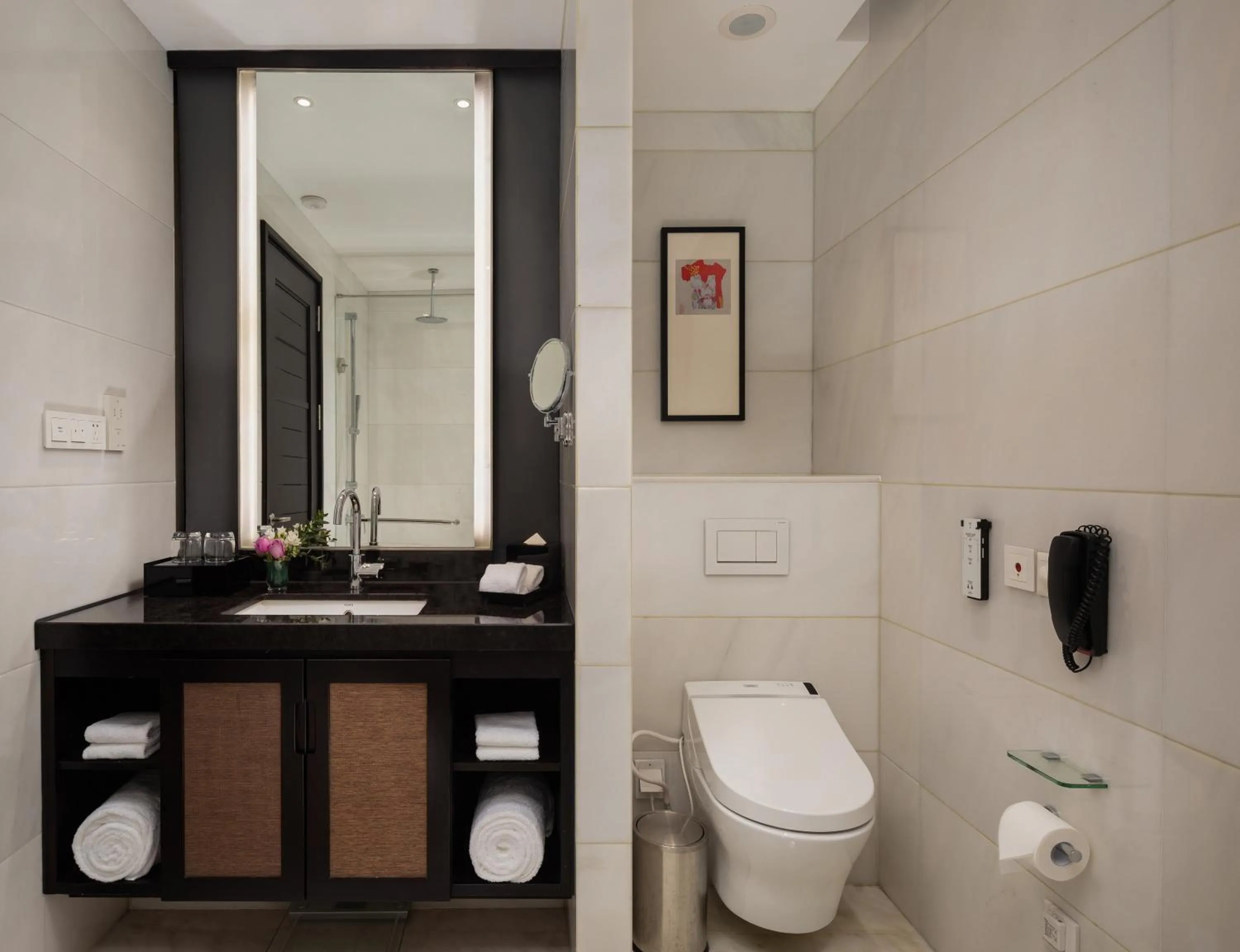 Toilet in Doubletree By Hilton Shanghai Hongqiao