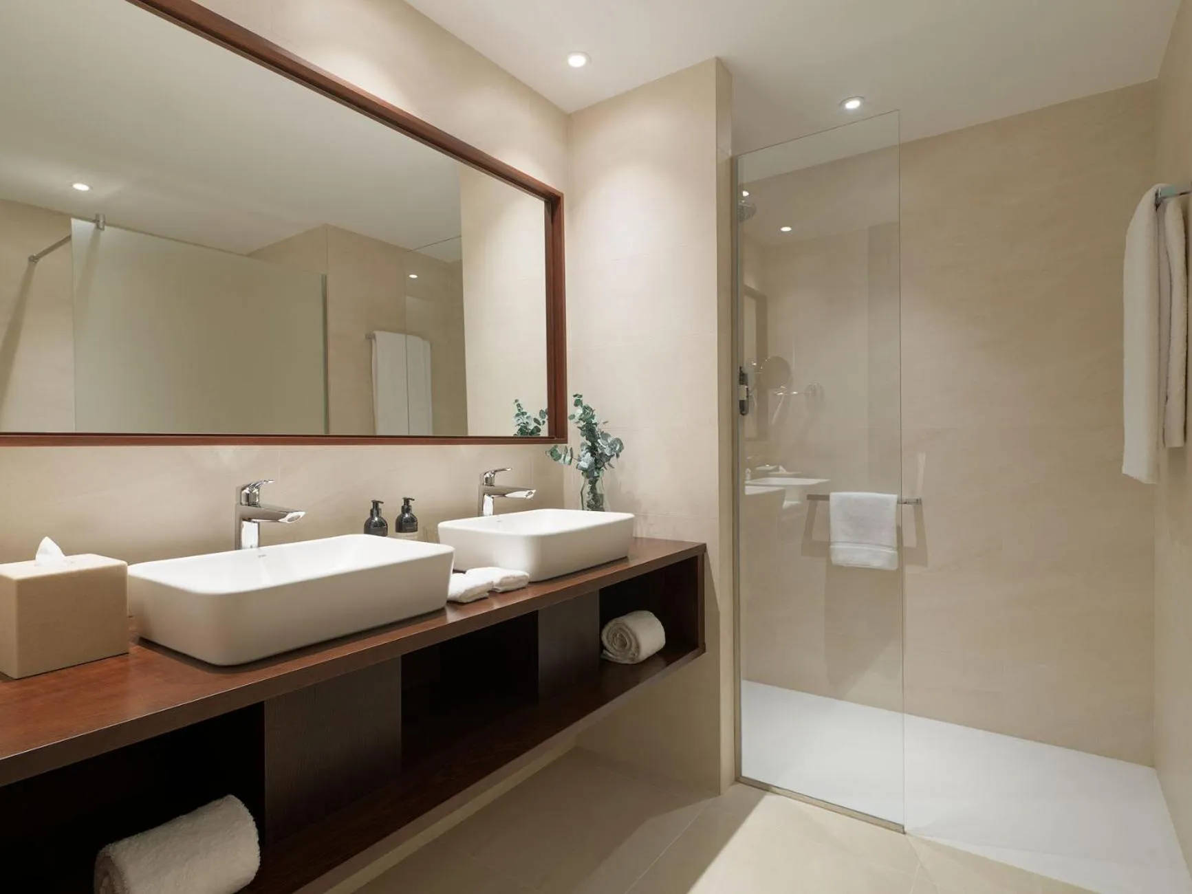 Shower in Gran Hotel Taoro