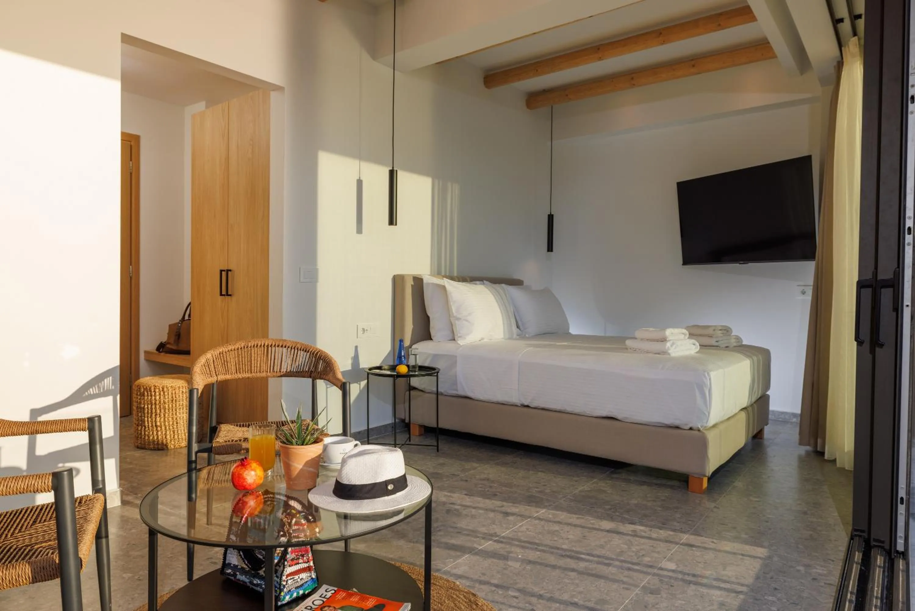 Photo of the whole room, Bed in Soho SeaFront Suites