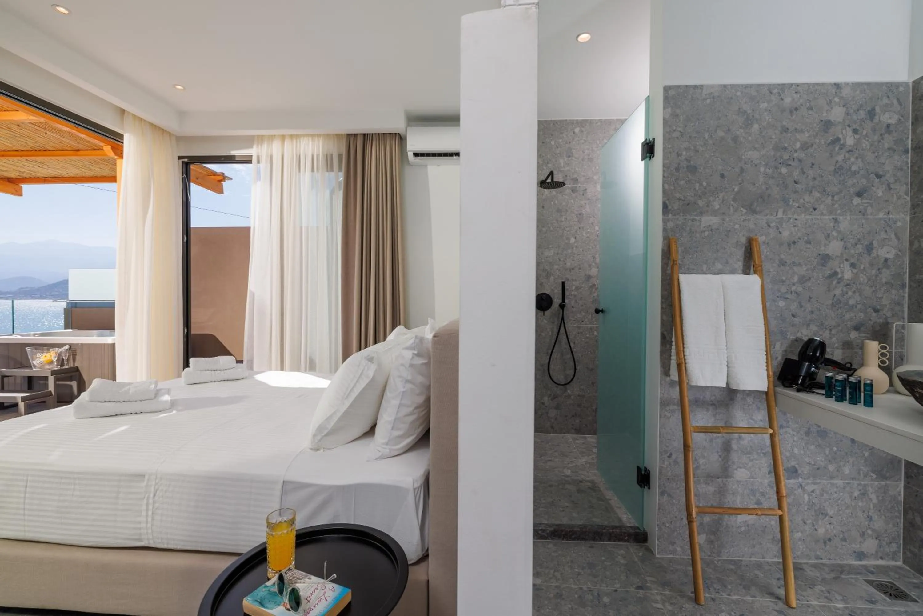 Photo of the whole room, Bed in Soho SeaFront Suites