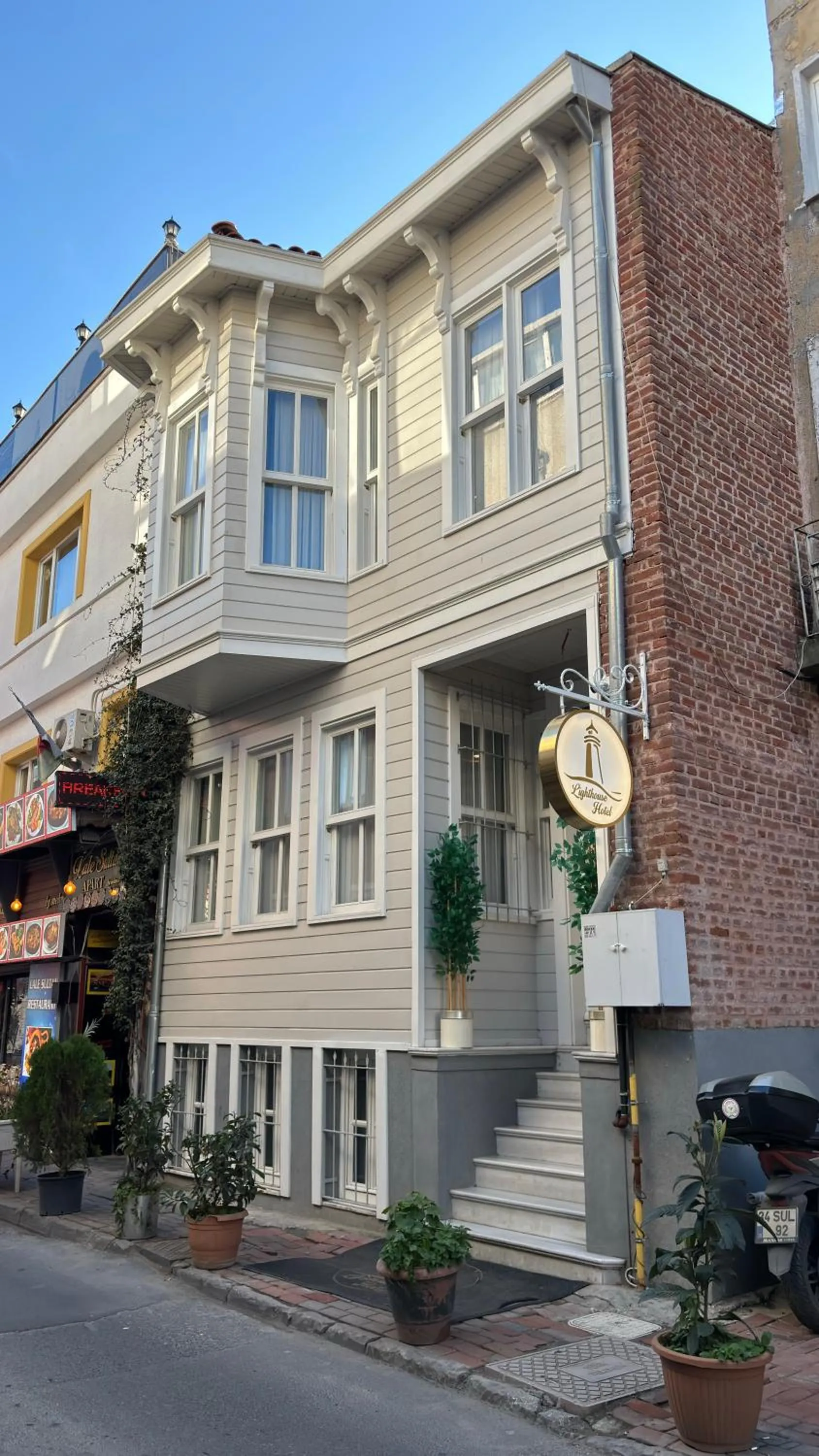 Property building in Lighthouse