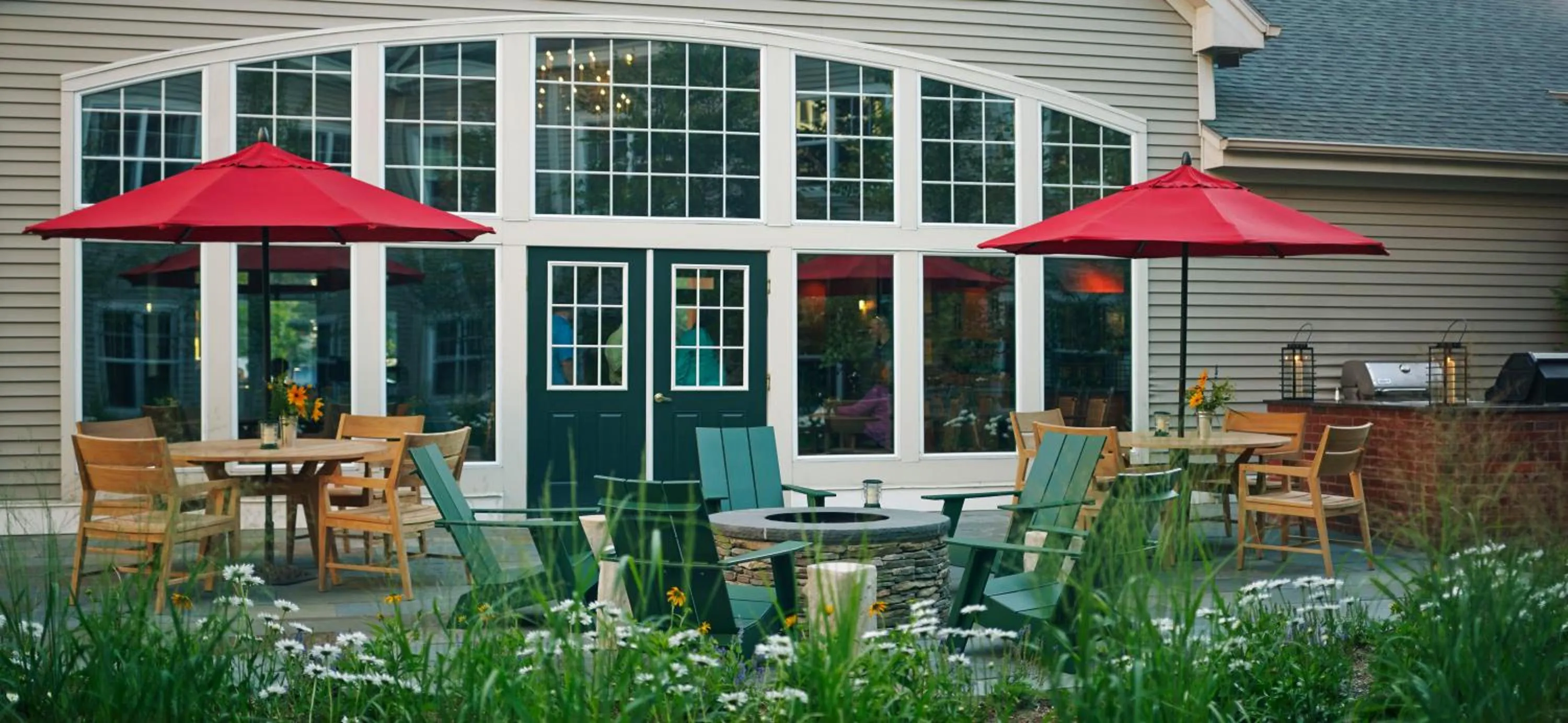 Patio in Green Mountain Suites Hotel