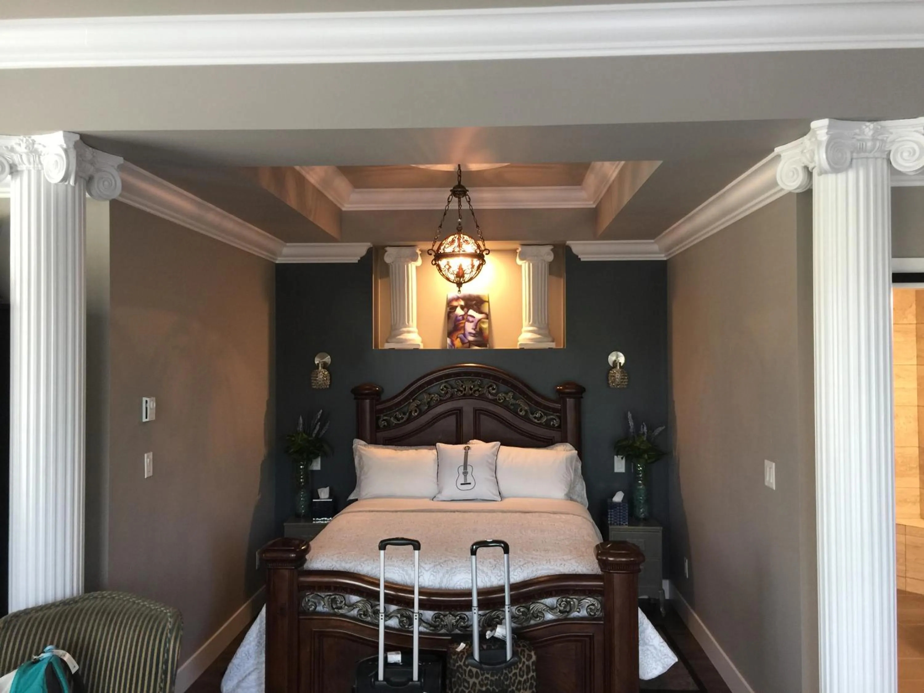 Bed in Brookside Inn Boutique Hotel