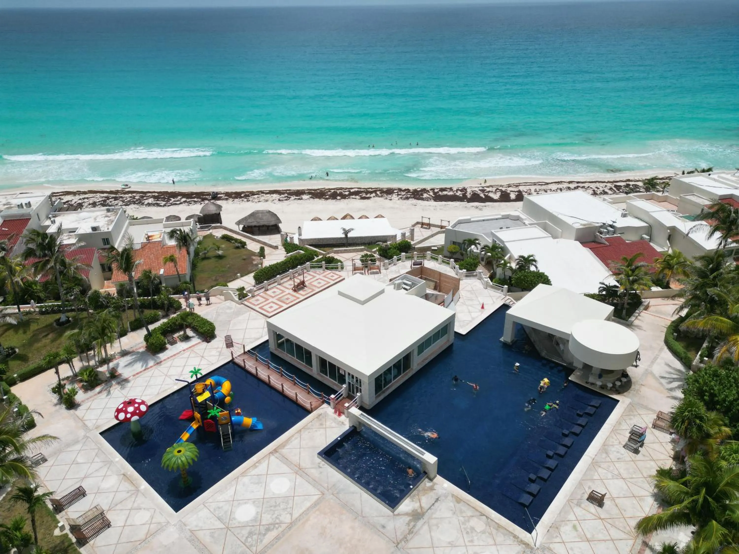 Swimming pool in Apartment Ocean Front Cancun