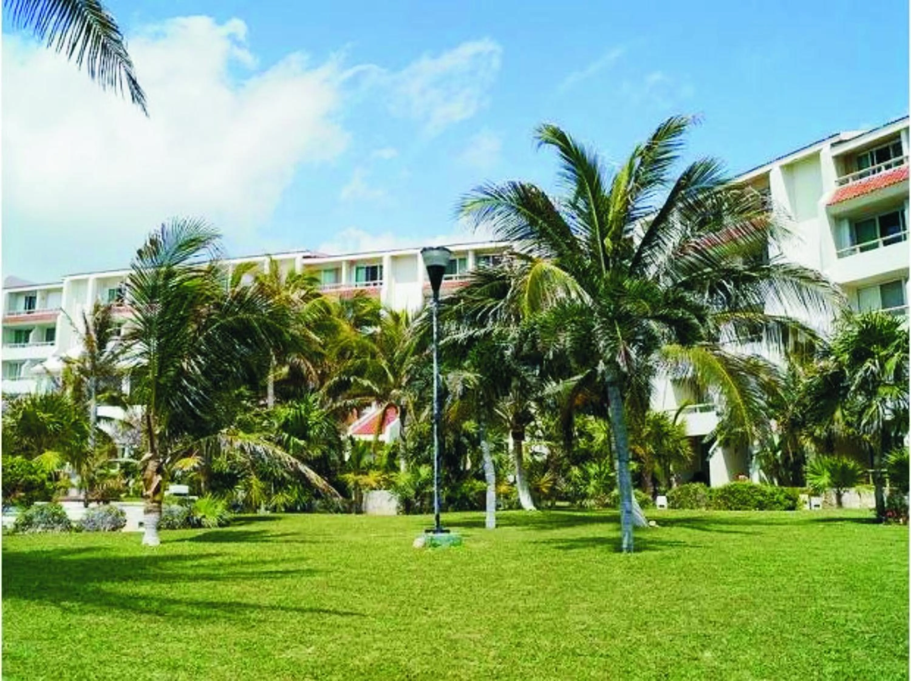 Garden in Apartment Ocean Front Cancun