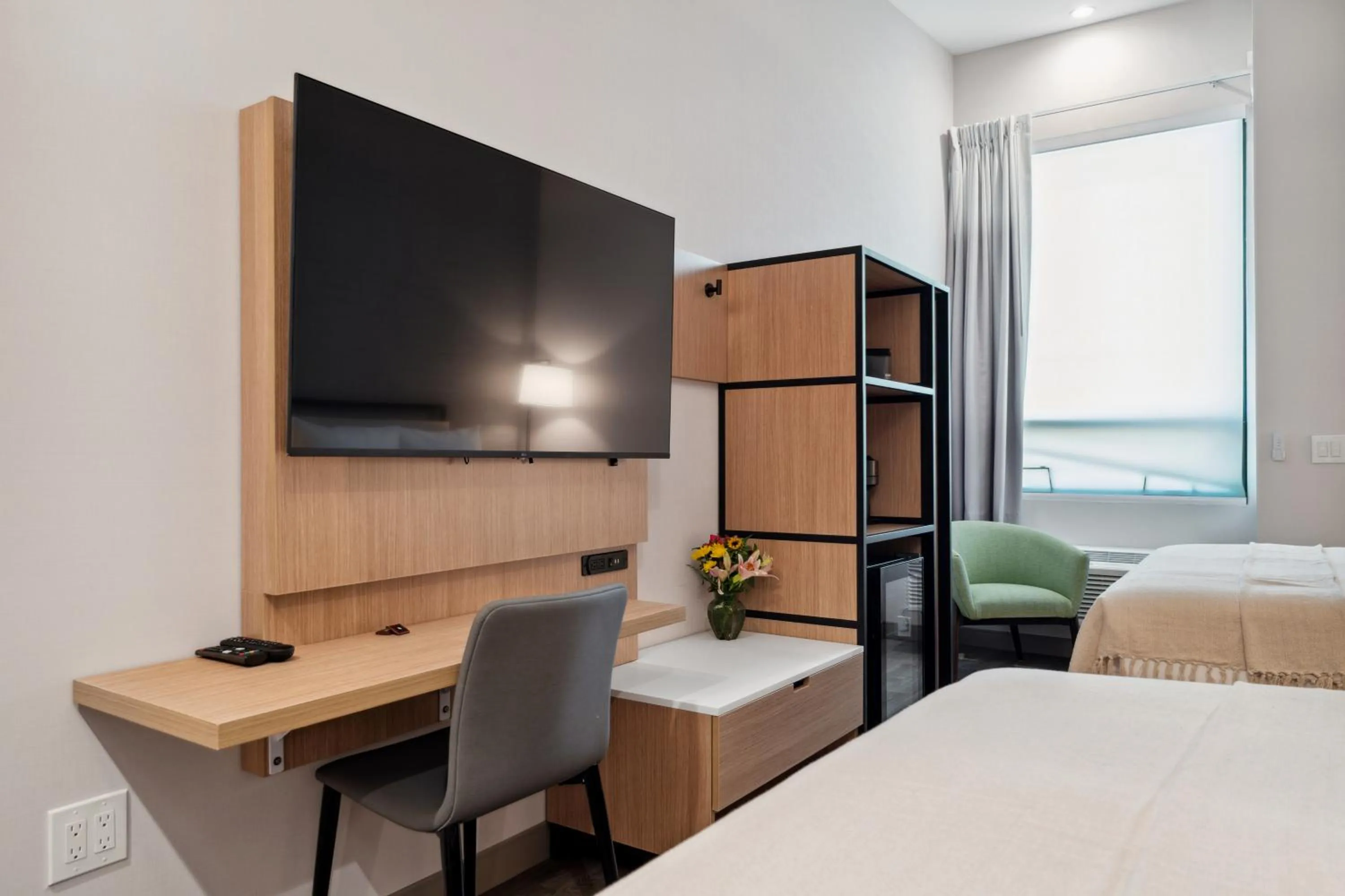 TV and multimedia, Bed in The Evergreen