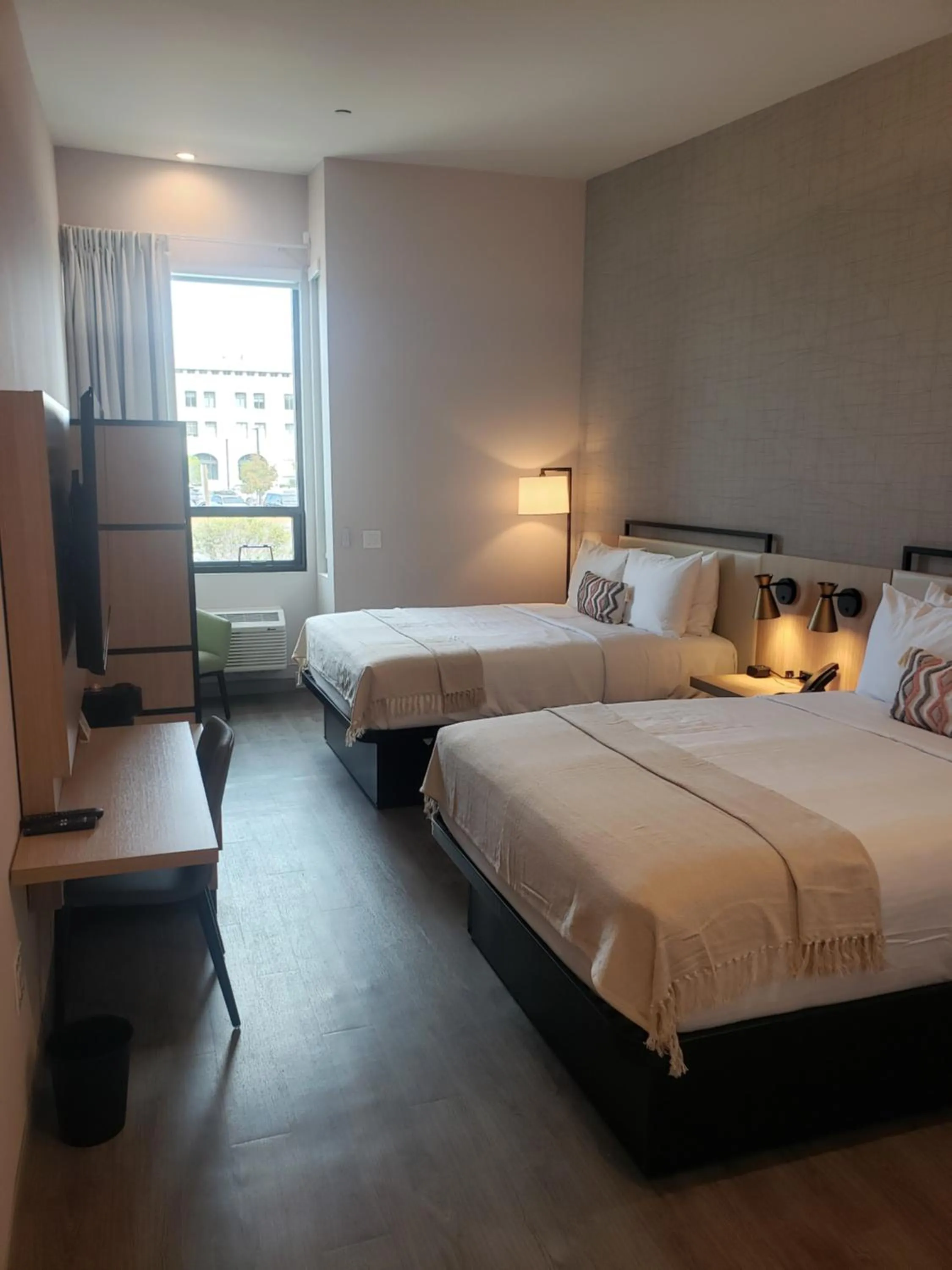 Photo of the whole room, Bed in The Evergreen