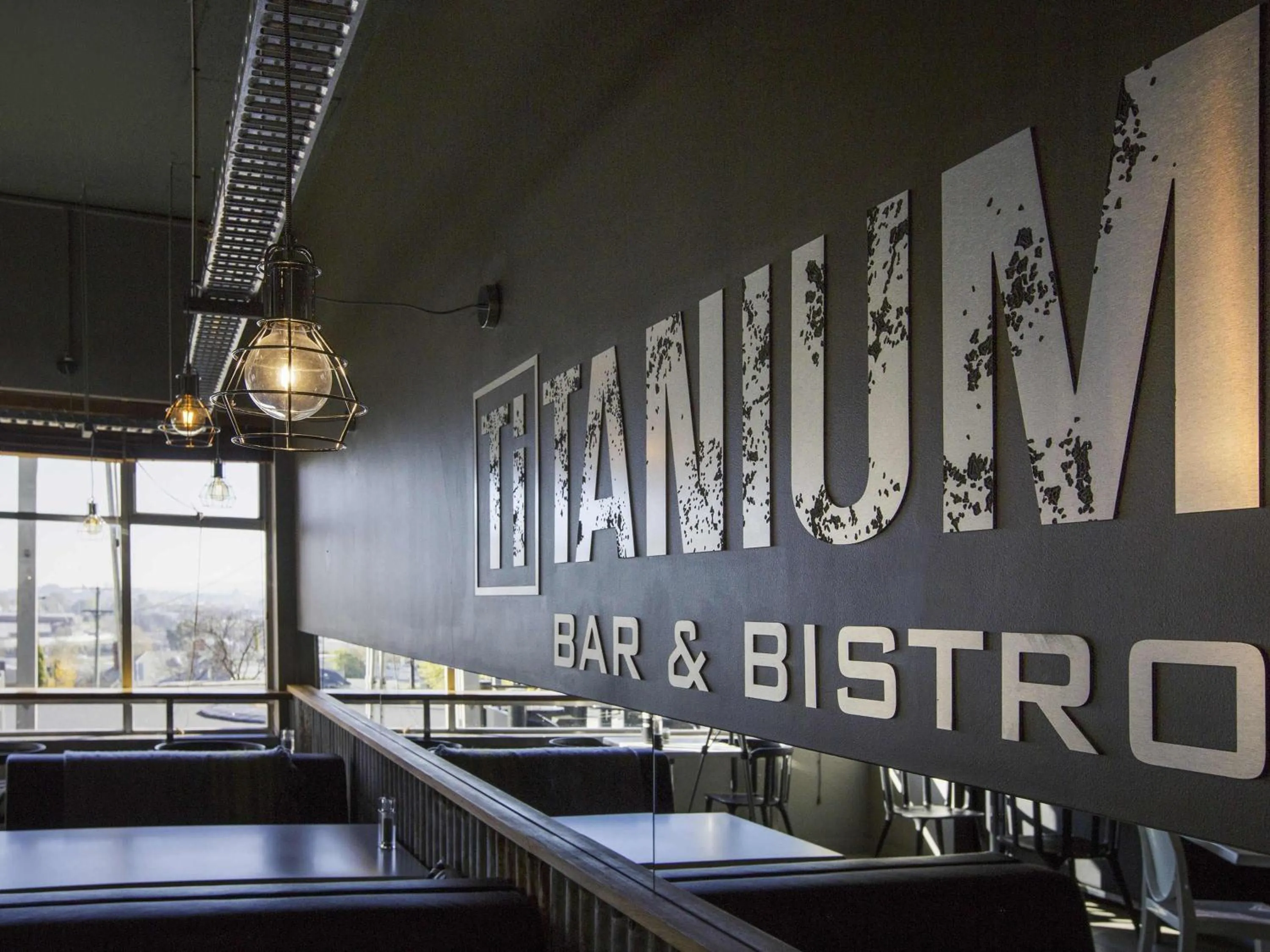 Lounge or bar in Mercure Launceston