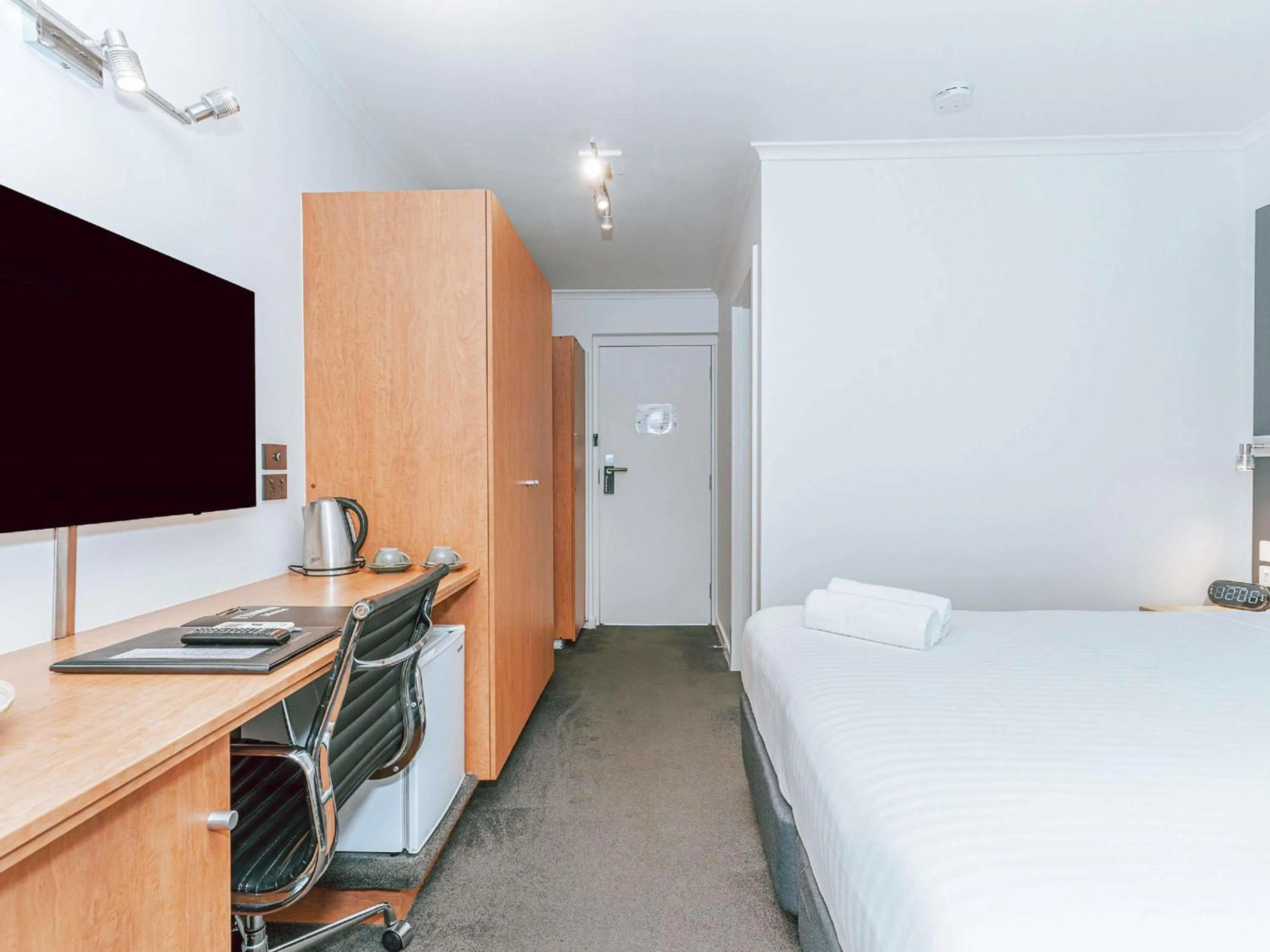 Bedroom, Bed in Mercure Launceston