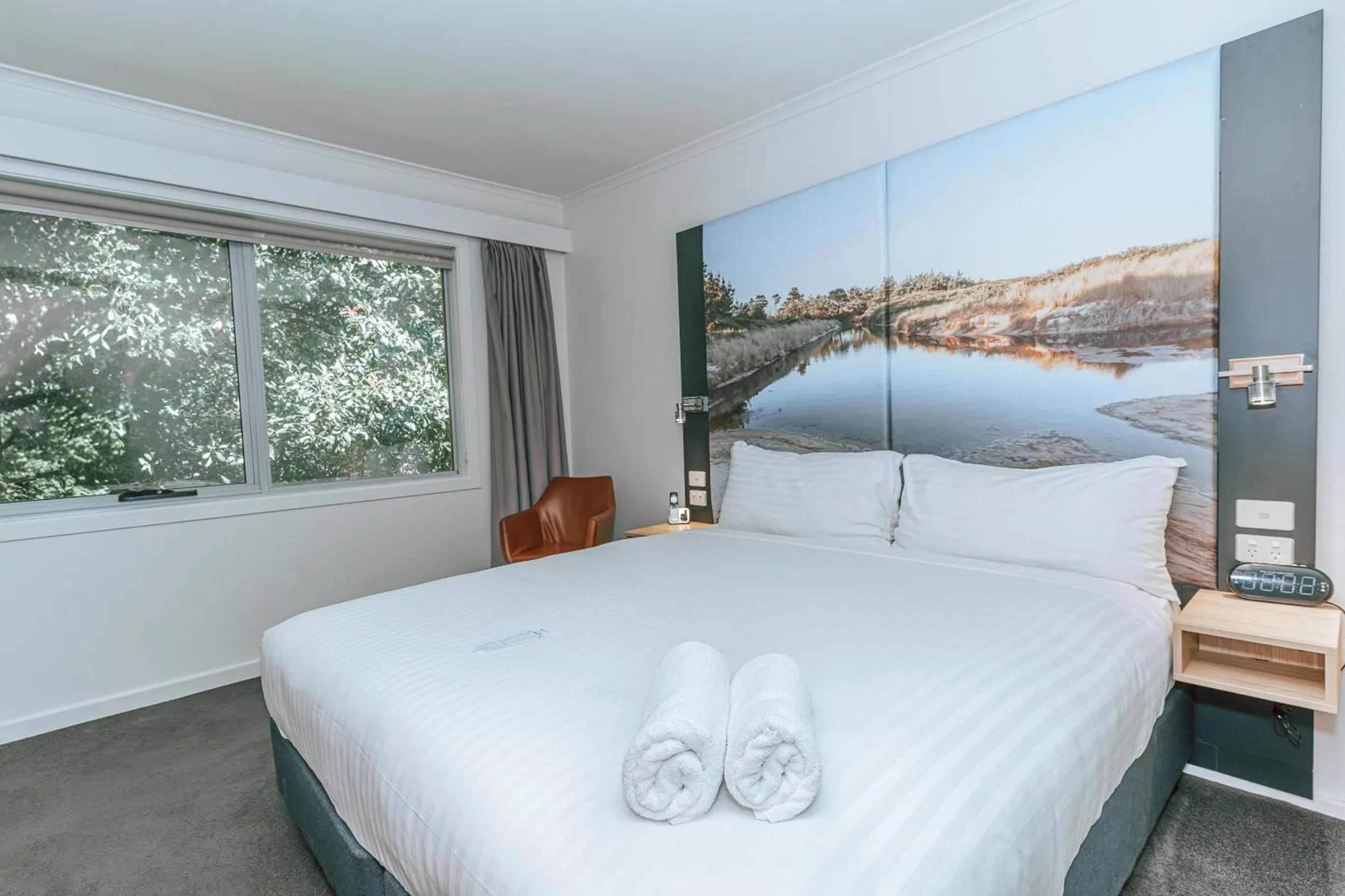 Bed in Mercure Launceston