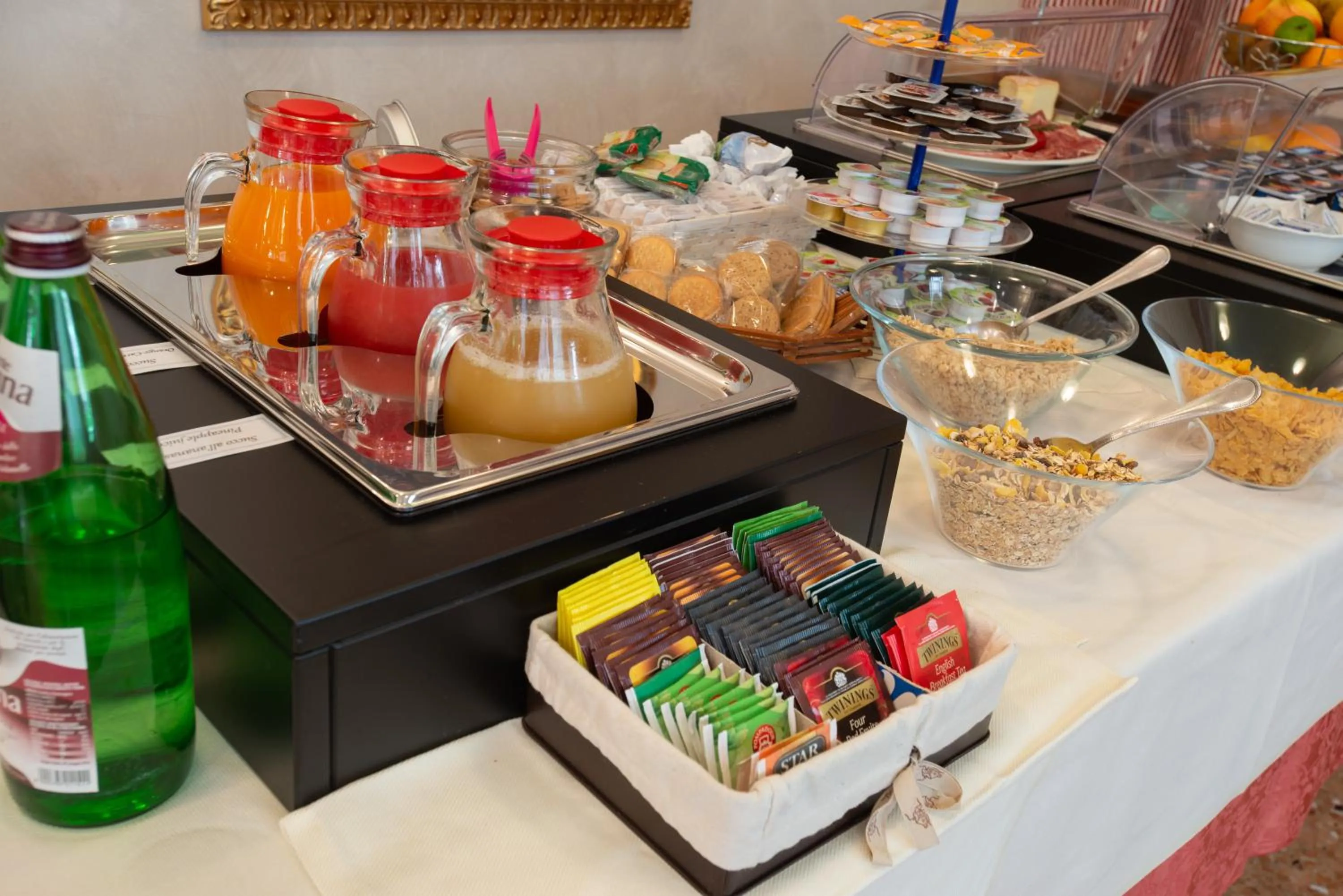 Buffet breakfast in Hotel Cima