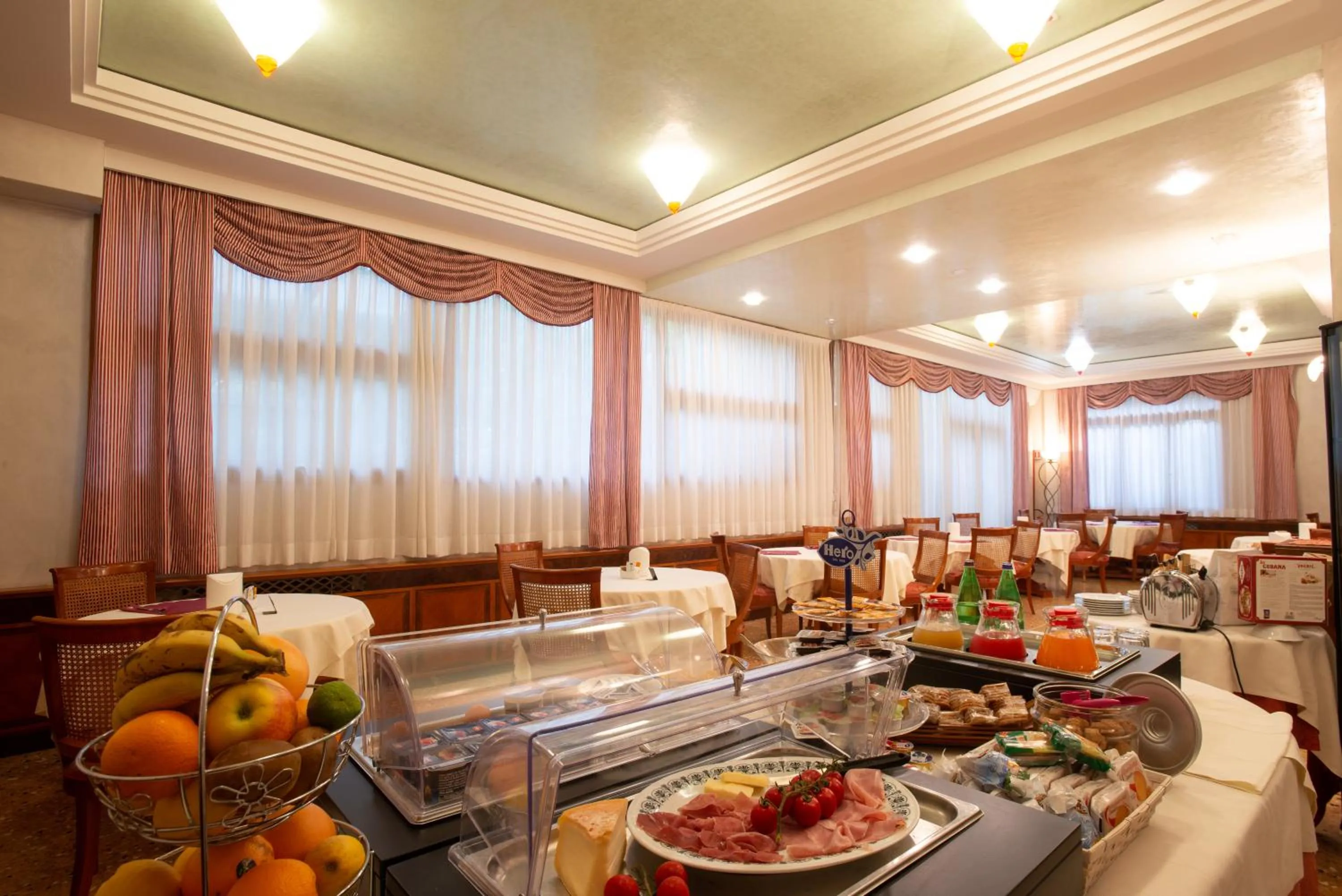 Buffet breakfast in Hotel Cima