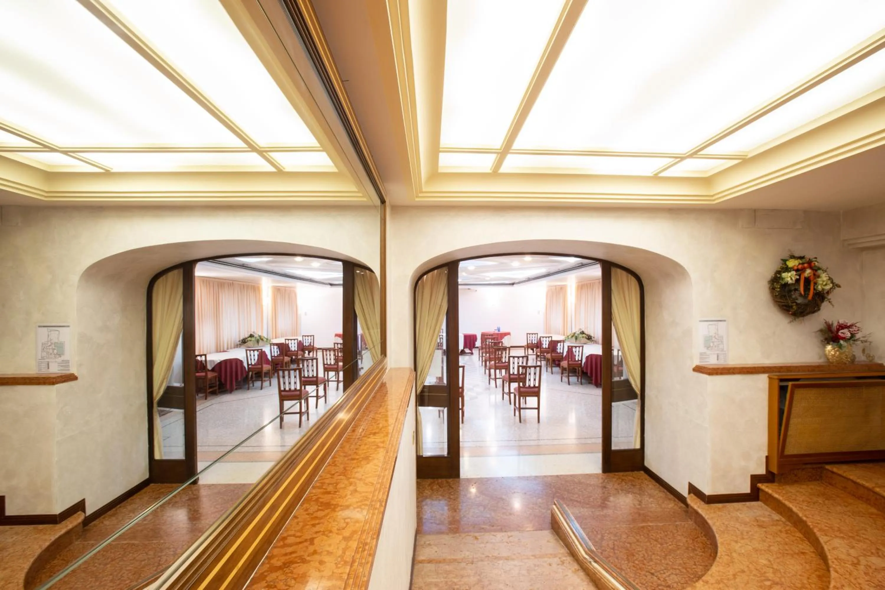 Business facilities in Hotel Cima