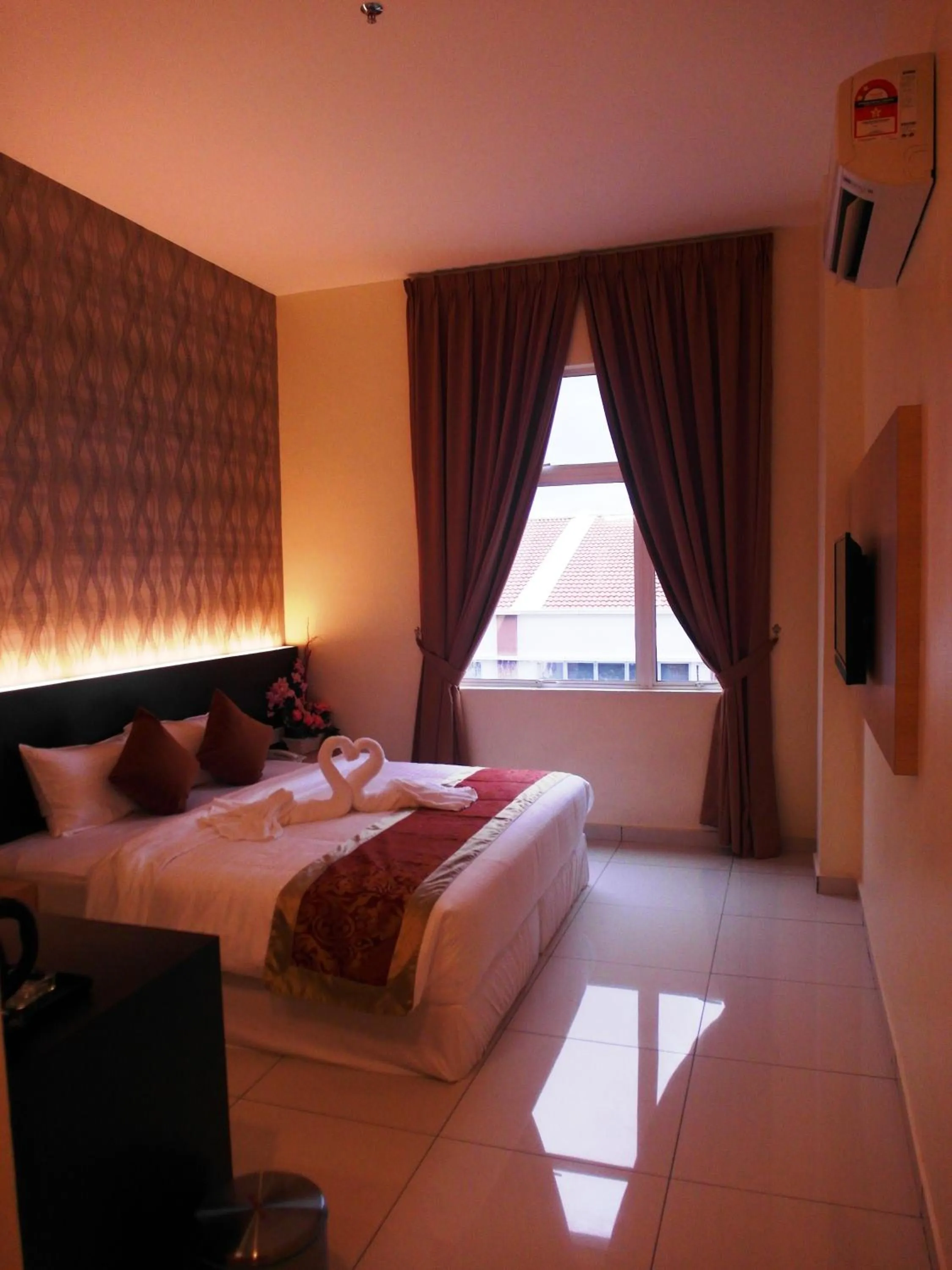 Bedroom, Bed in Supreme Hotel