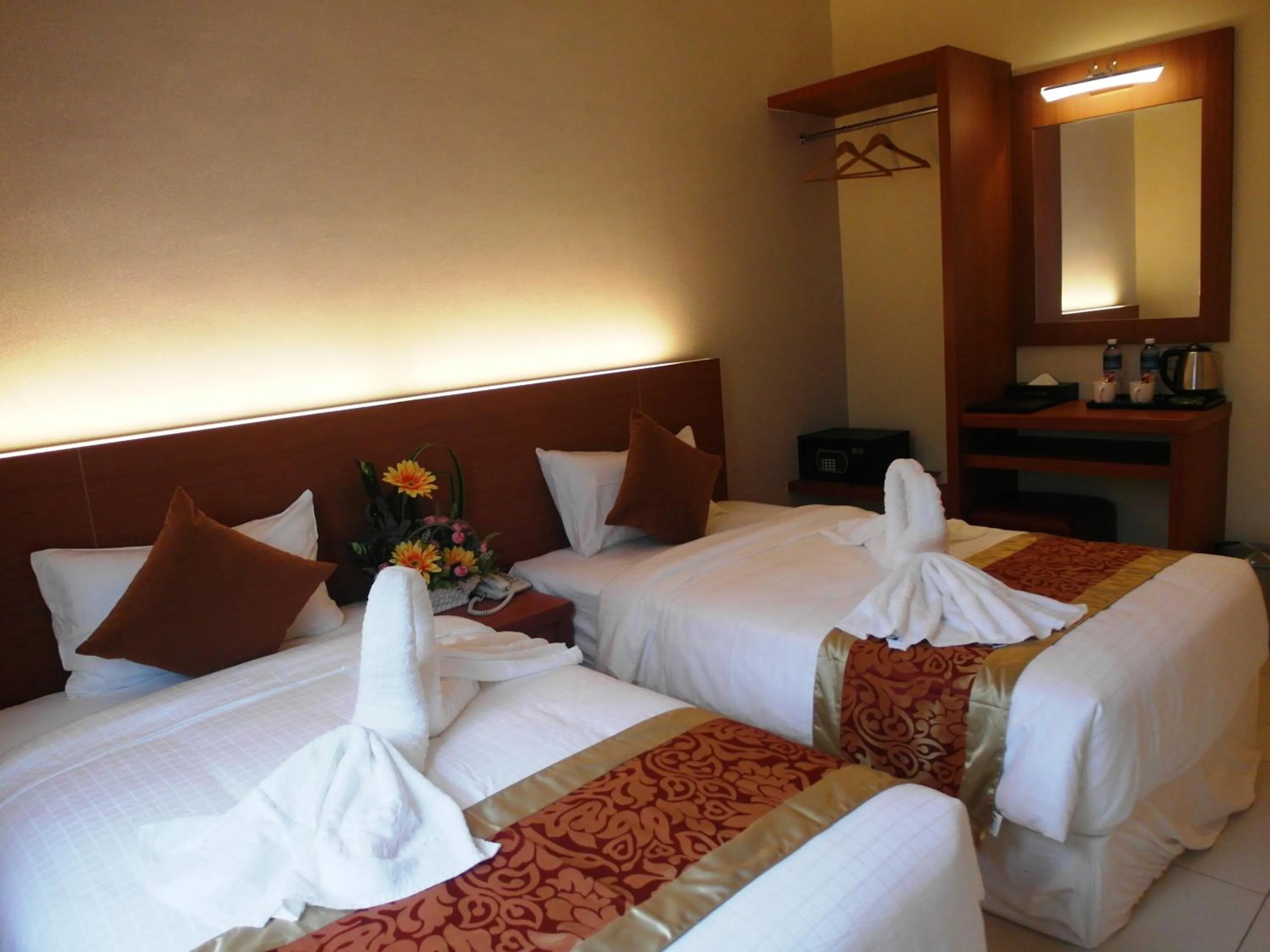 Bedroom, Bed in Supreme Hotel