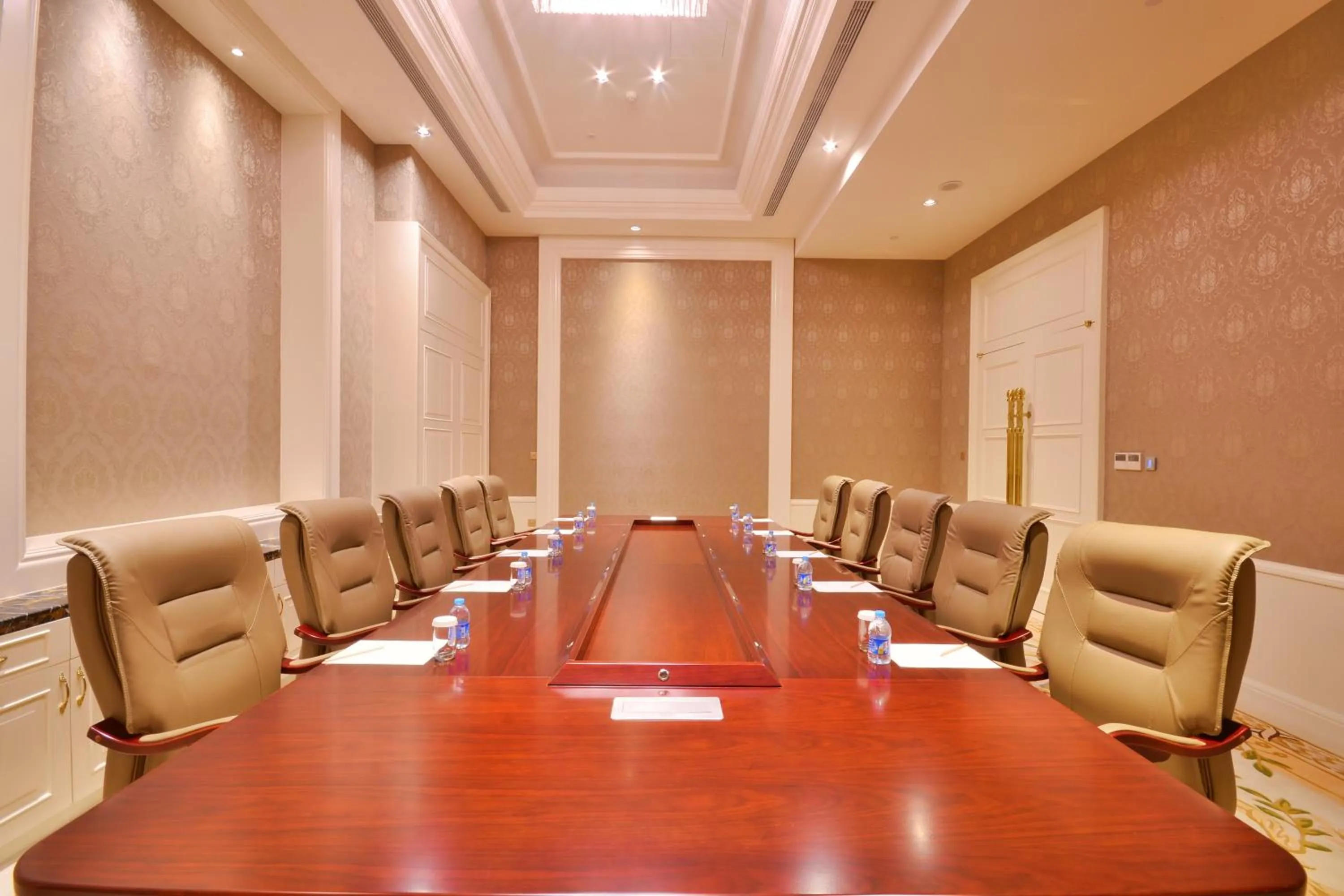 Business facilities in Urban Island Hotel Shanghai