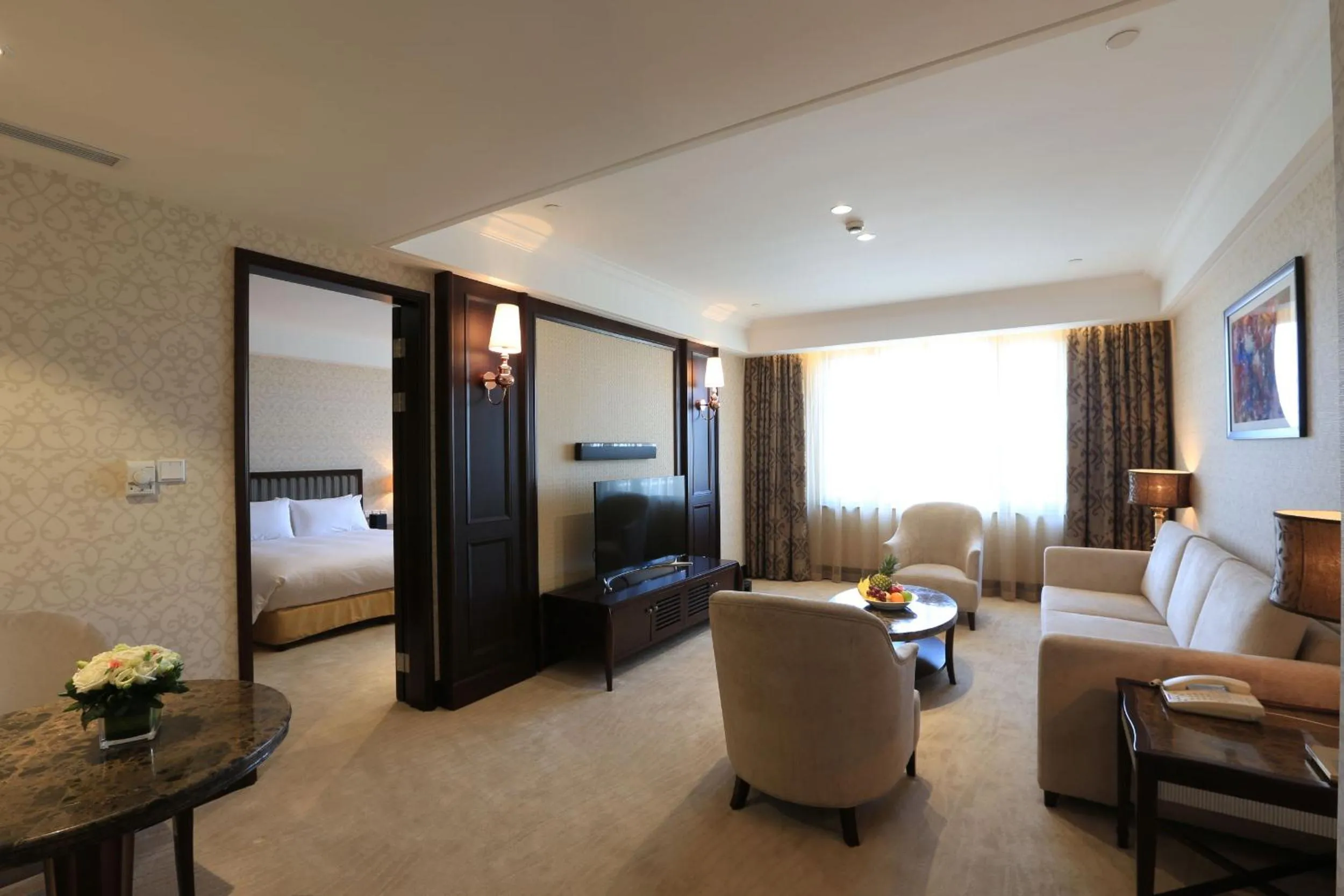 Living room in Evergreen Laurel Hotel, Shanghai