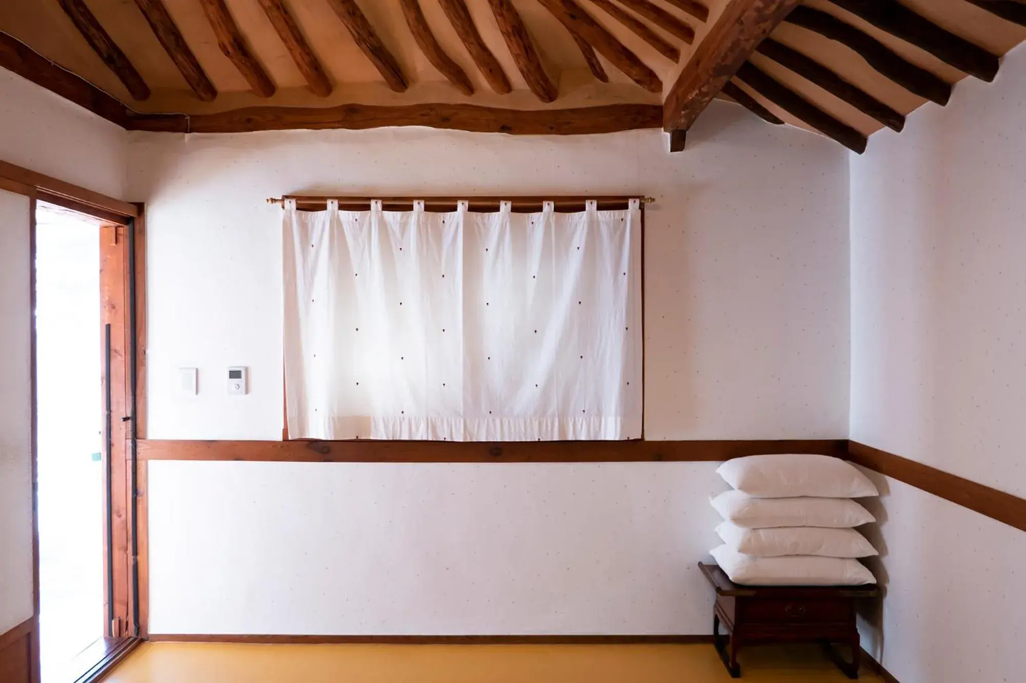 Family Room in Hanok Raon Family Room in Hanok Raon