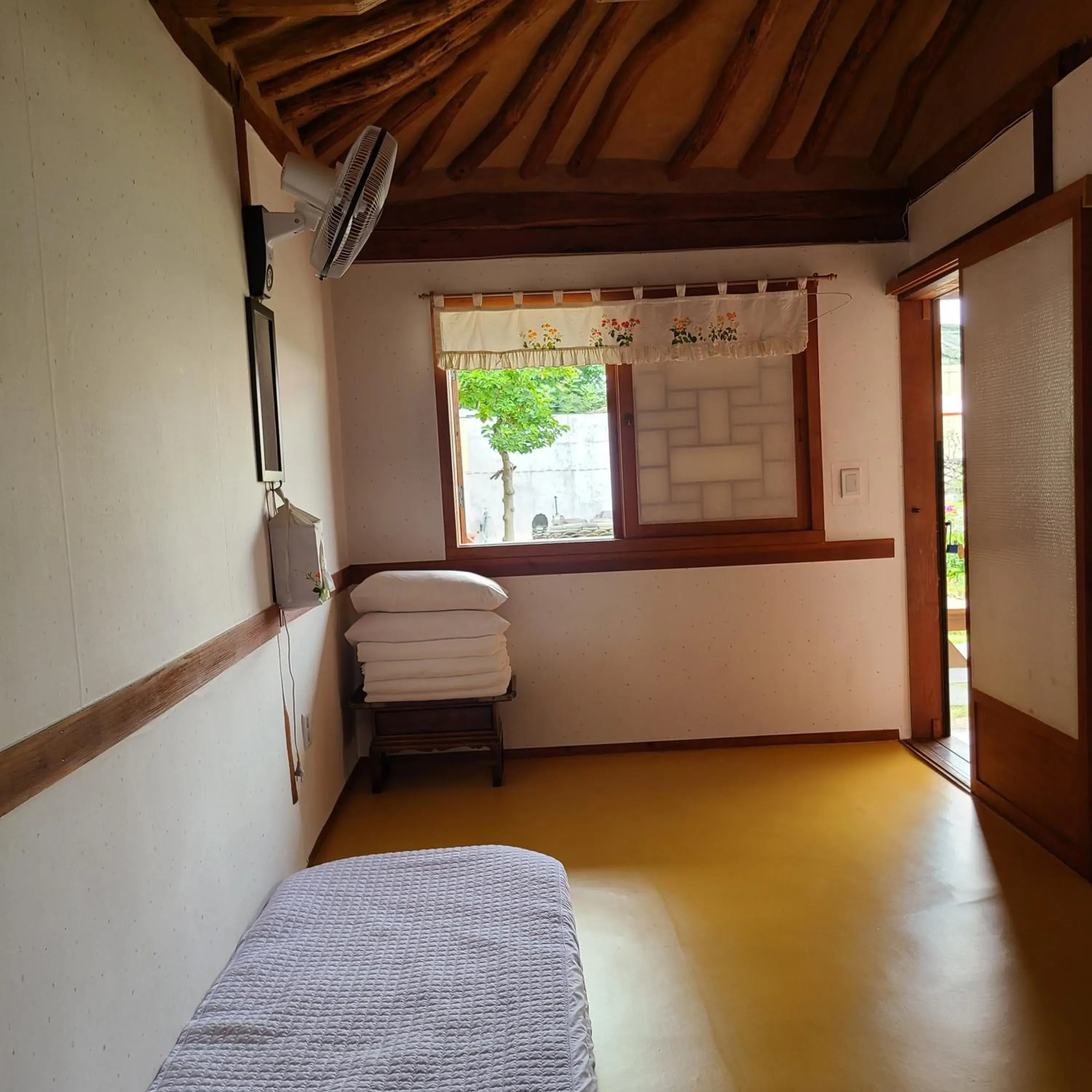 Double Room in Hanok Raon Double Room in Hanok Raon