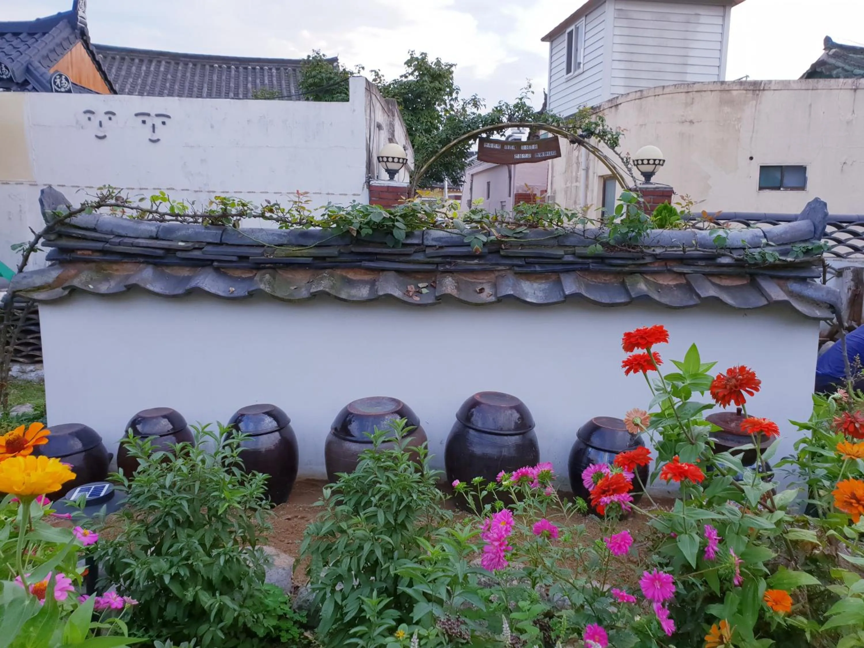 Garden in Hanok Raon