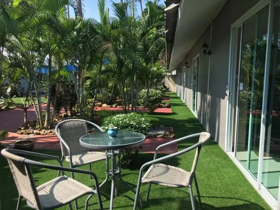 Garden View Room with Air-Conditioning  in Carpe Diem Guest House Garden View Room with Air-Conditioning  in Carpe Diem Guest House