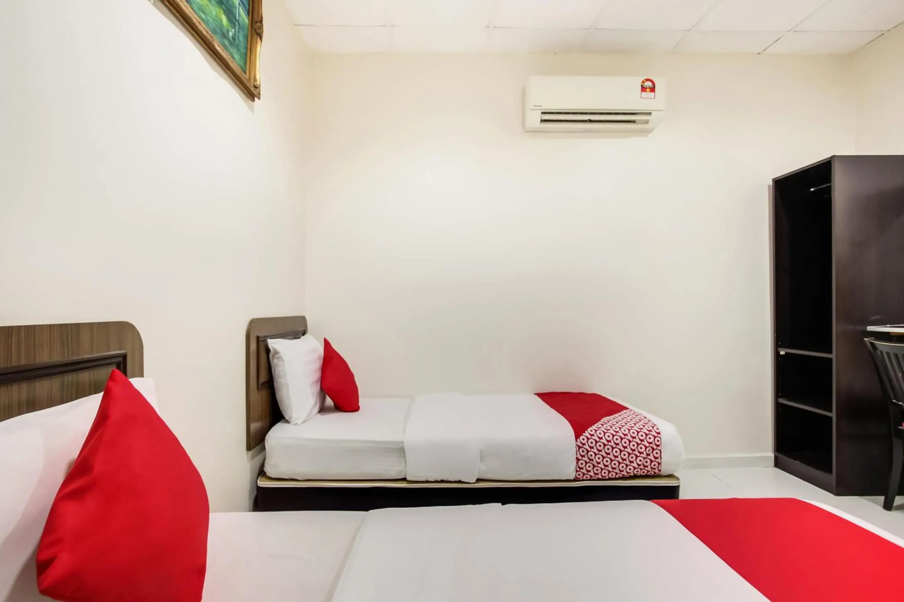 Standard Twin Room - single occupancy in Super OYO 89427 Kavanas Hotel Taiping Standard Twin Room - single occupancy in Super OYO 89427 Kavanas Hotel Taiping