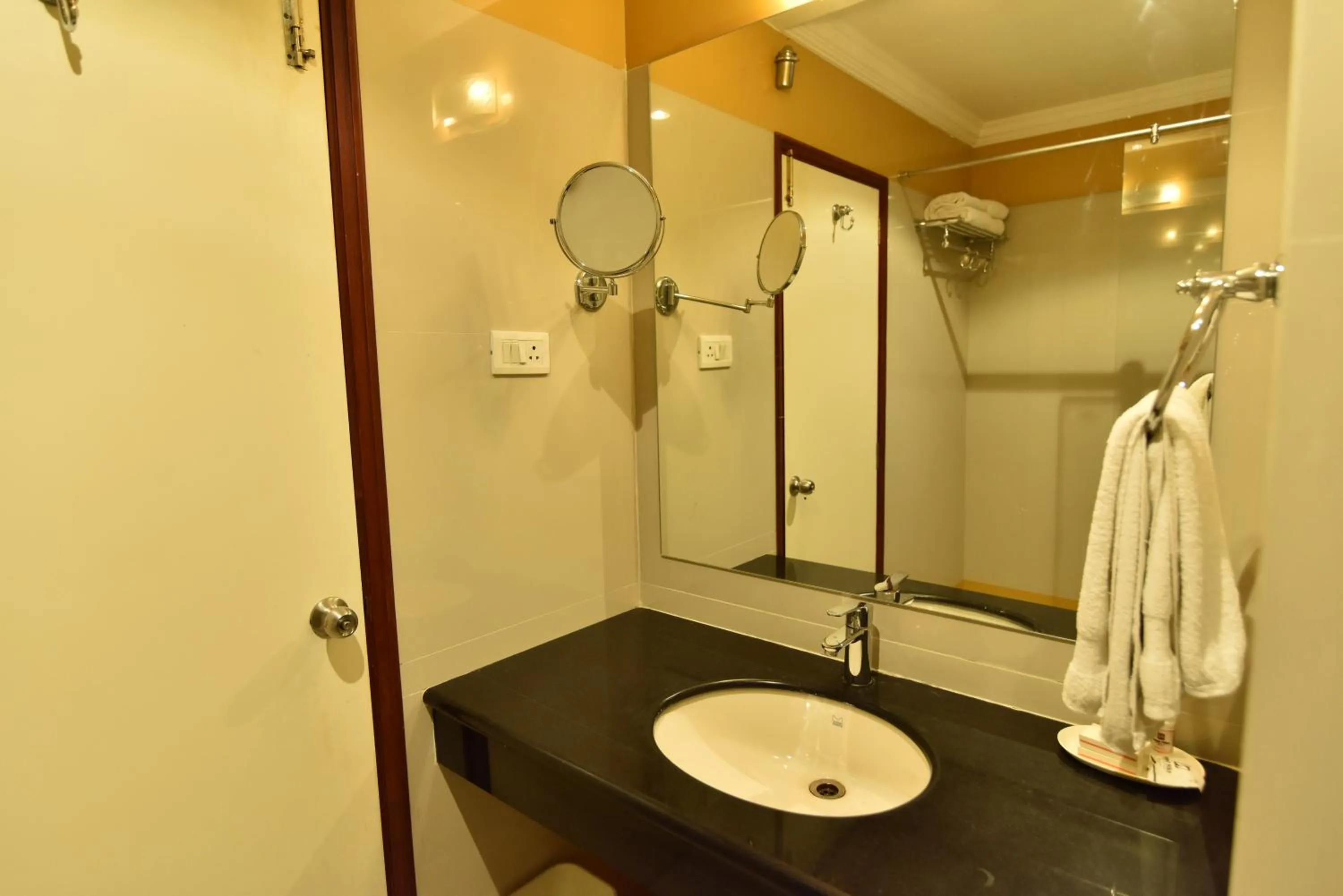 Bathroom in Hotel Niky International