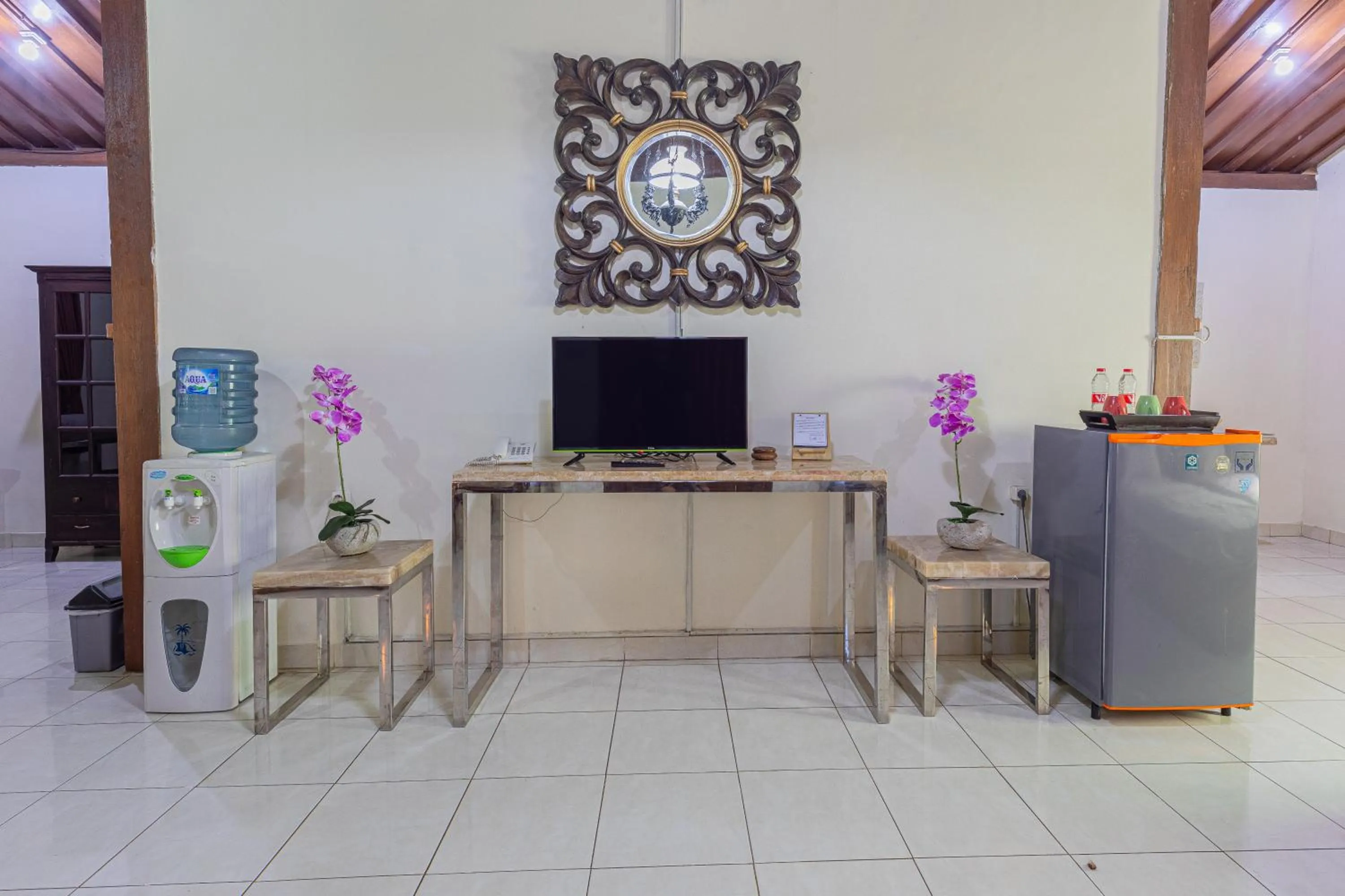 TV and multimedia in Pondok Gajah Hotel