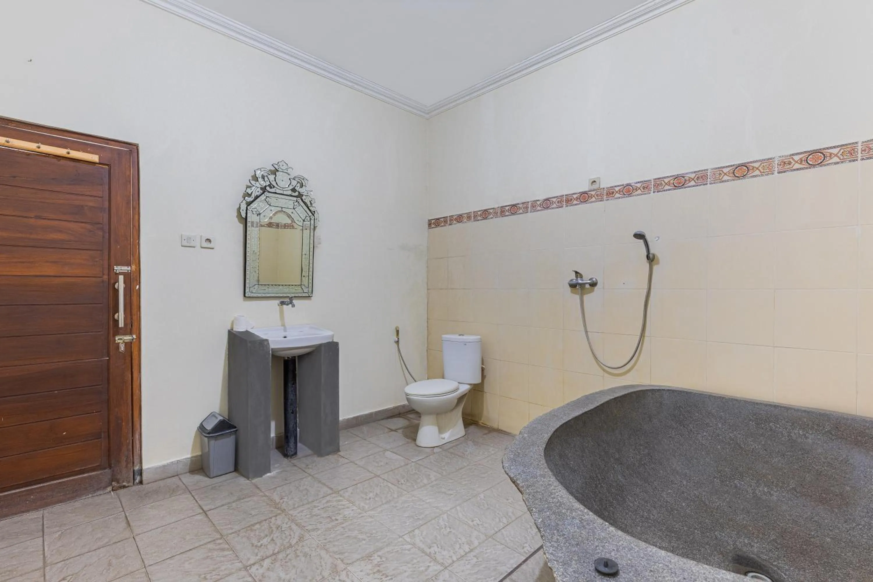 Shower in Pondok Gajah Hotel