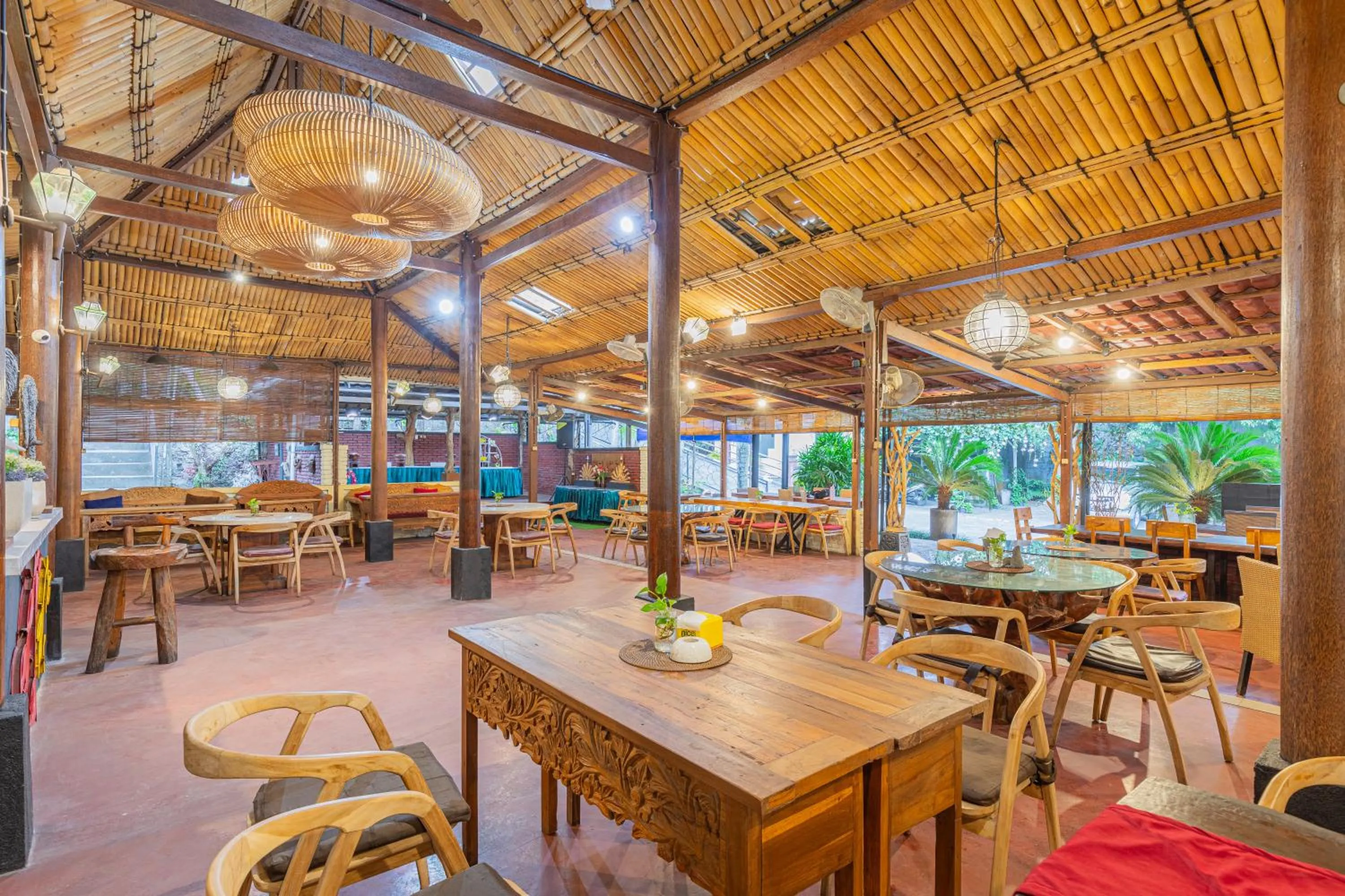 Restaurant/places to eat in Pondok Gajah Hotel