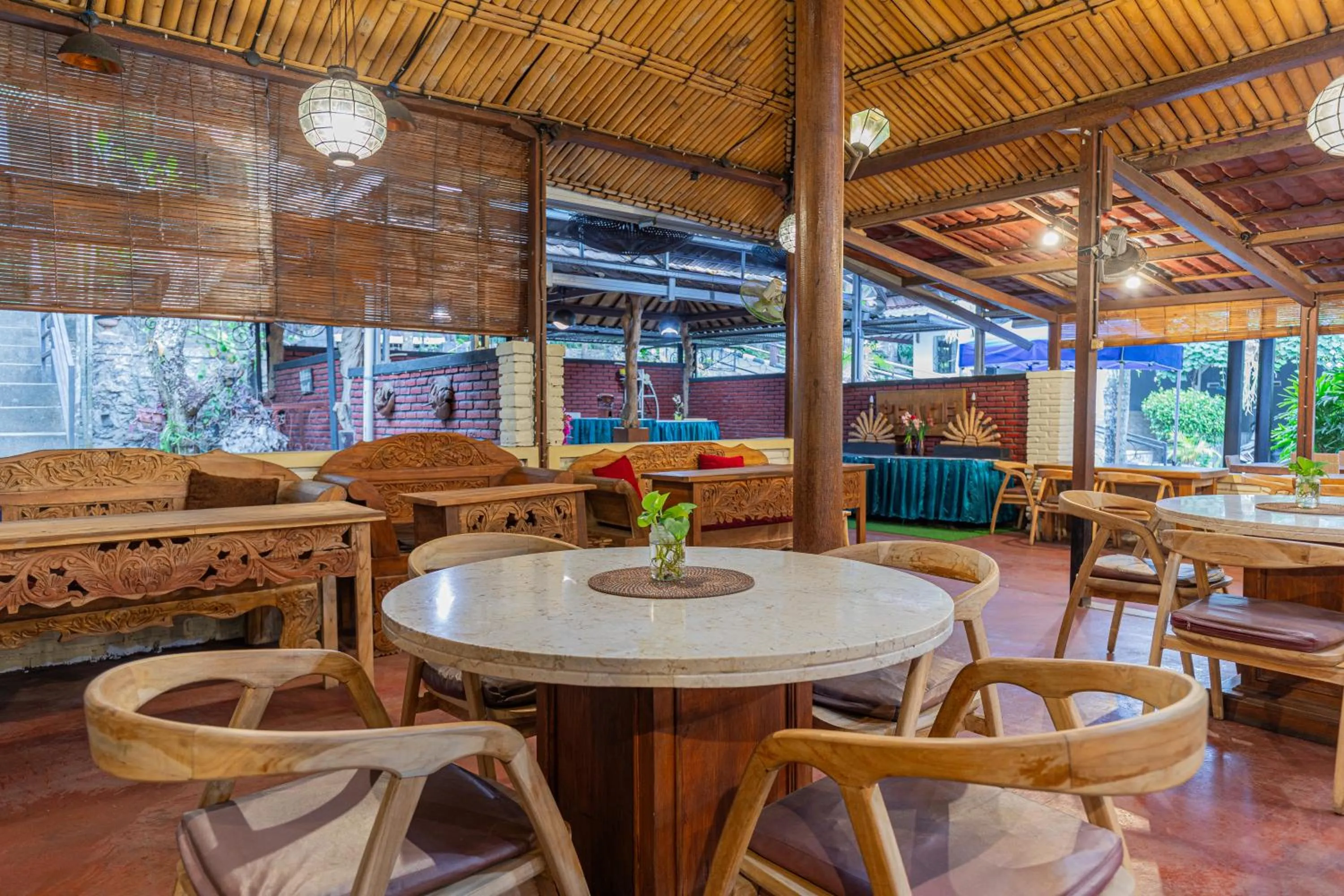 Restaurant/places to eat in Pondok Gajah Hotel