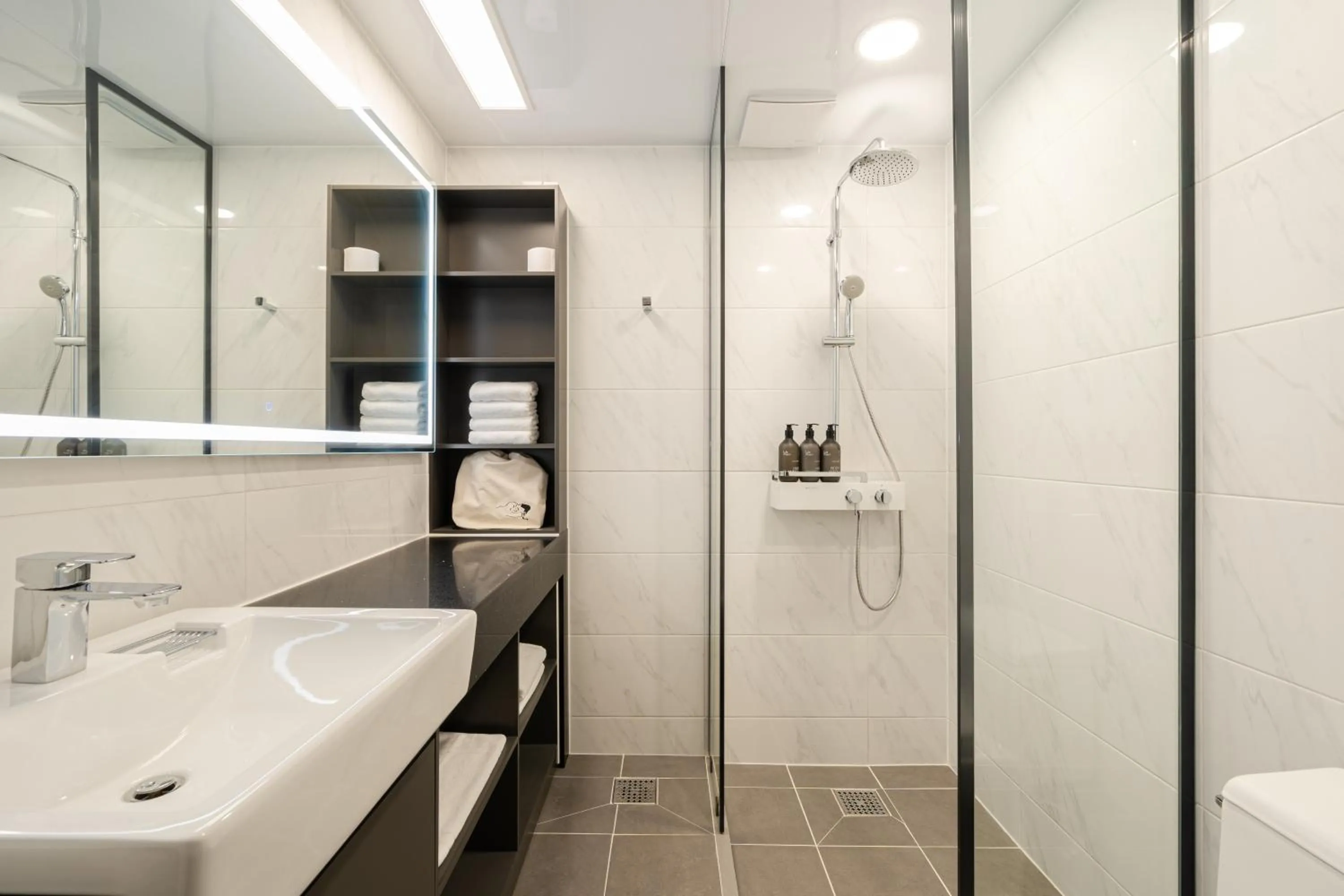 Shower in Urbanstay Naksan Beach