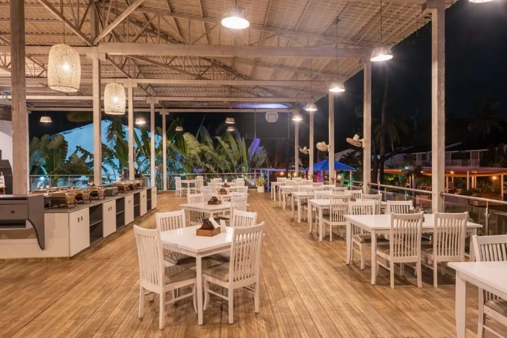 Restaurant/places to eat in Foxoso La Beach Resort & Spa