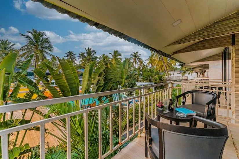 Foxoso La Beach Resort & Spa