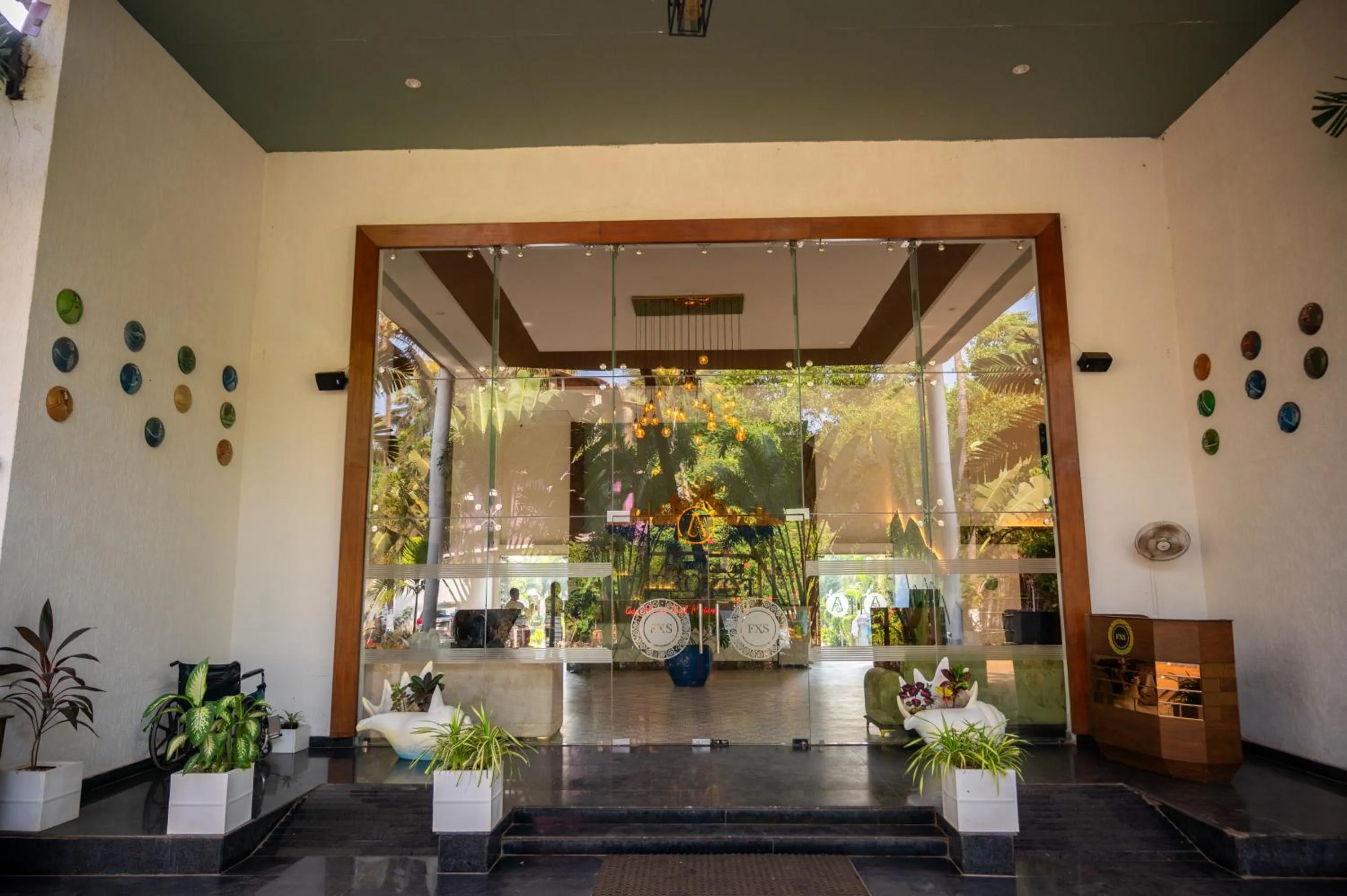 Foxoso La Beach Resort & Spa