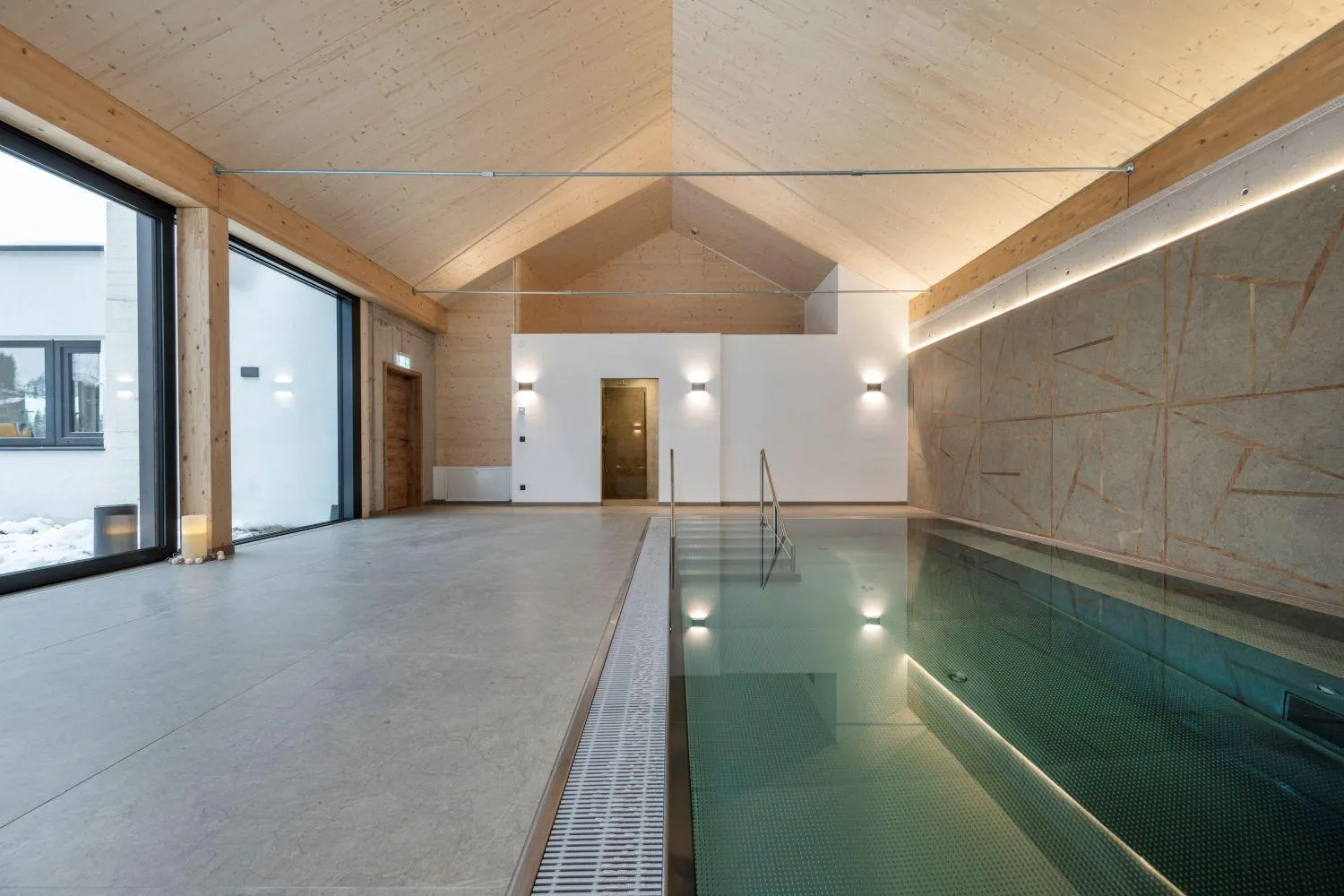 Swimming pool in Goldhirsch Aparthotel