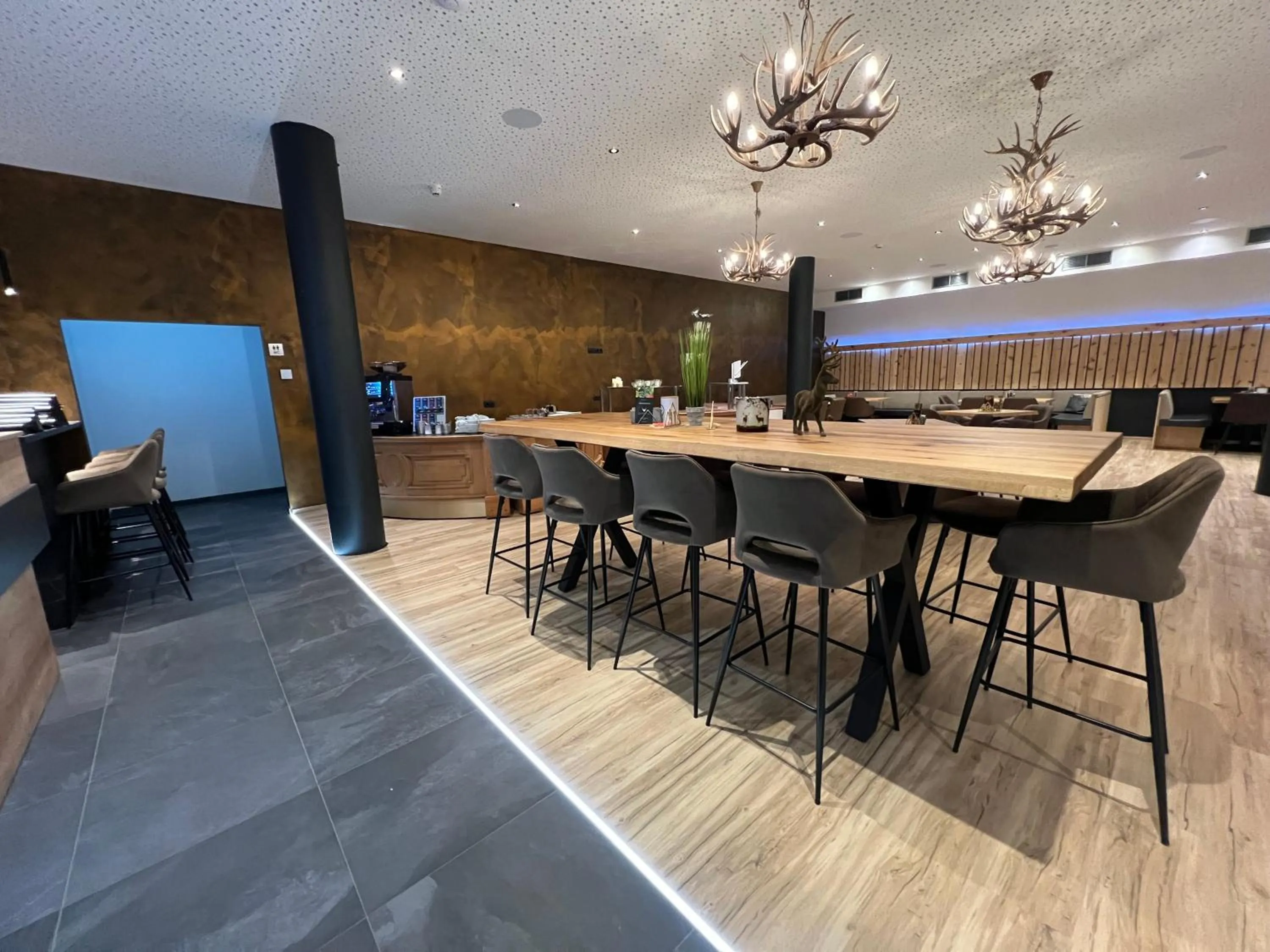 Restaurant/places to eat in Goldhirsch Aparthotel