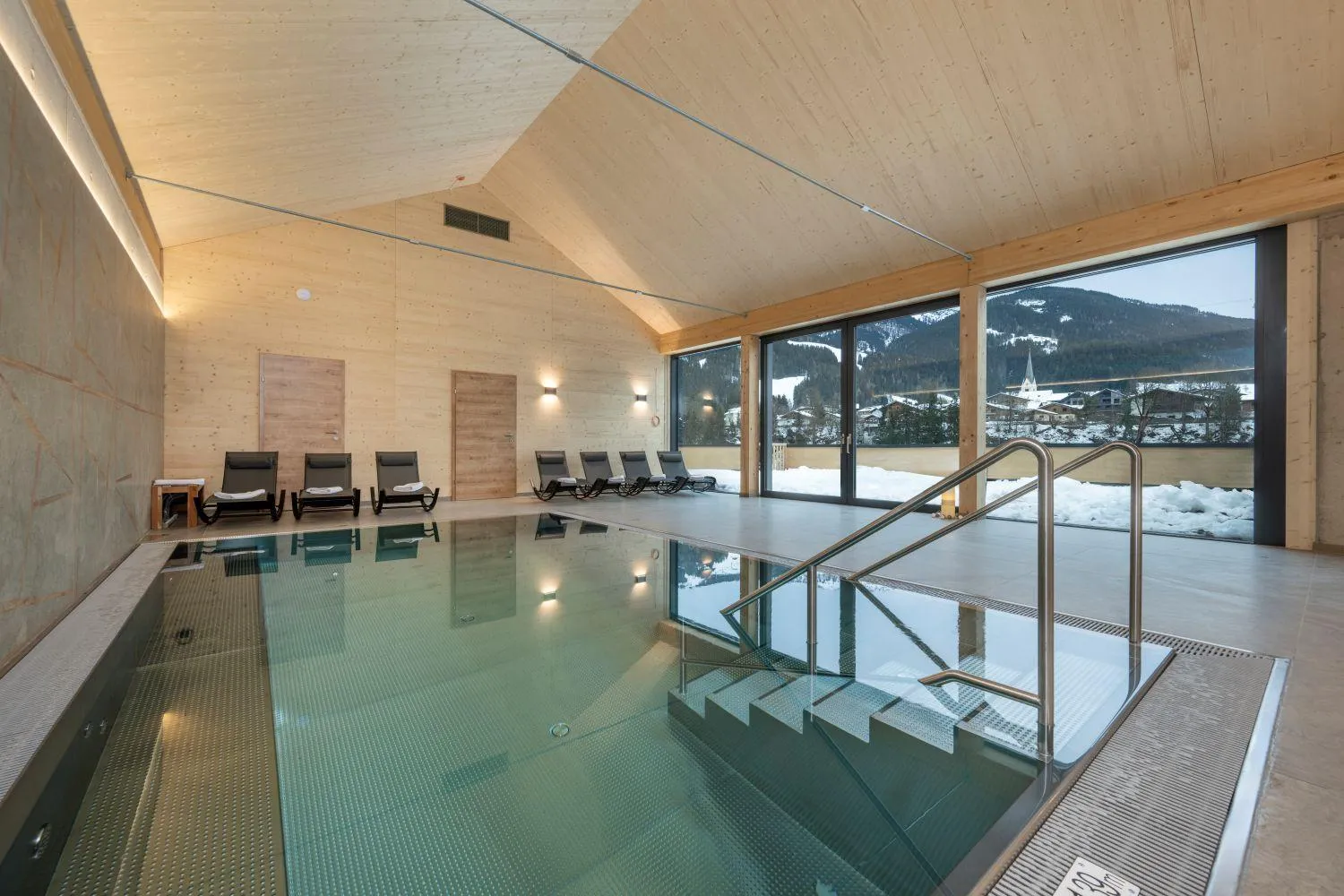 Swimming pool in Goldhirsch Aparthotel