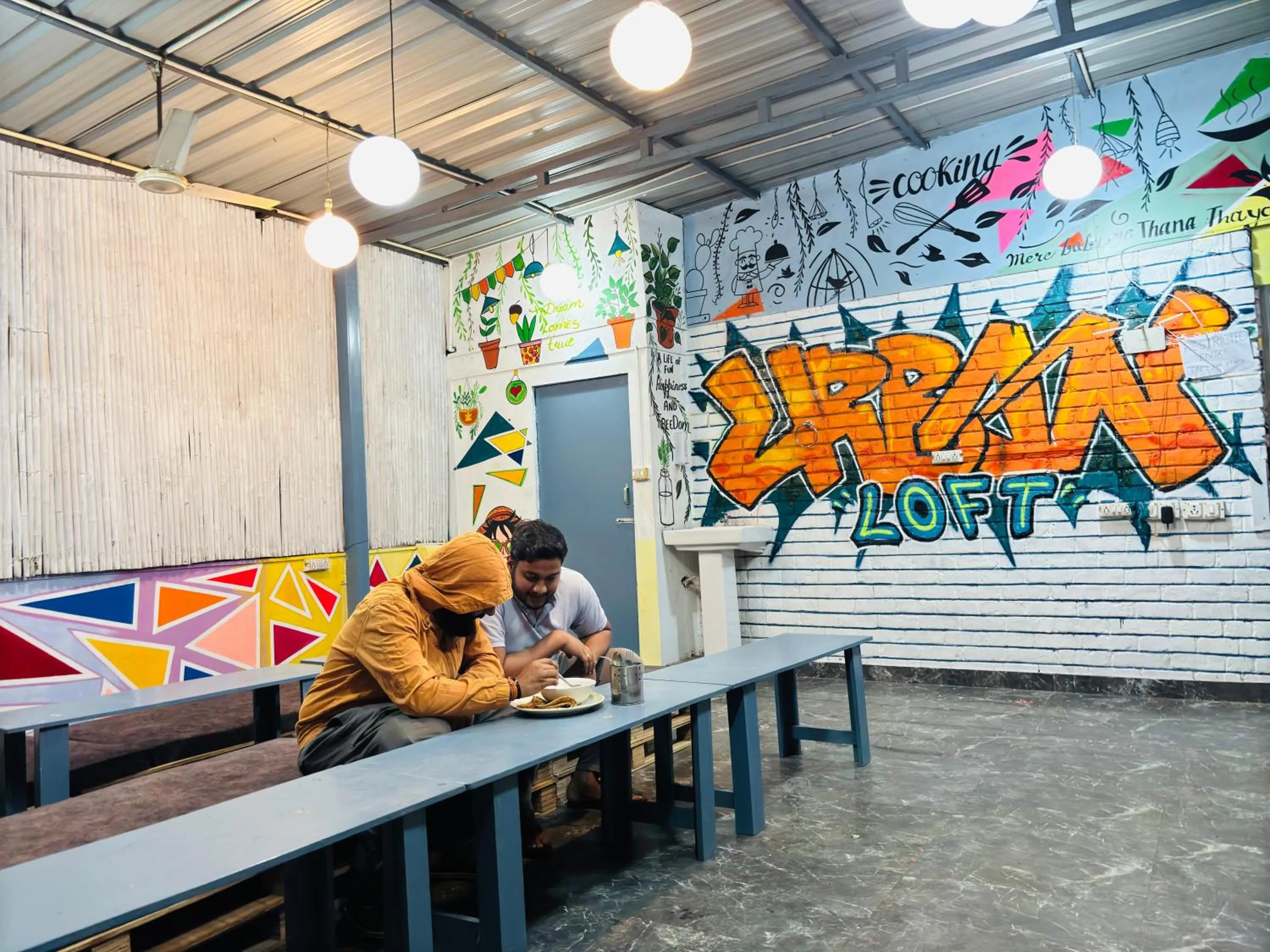 Restaurant/places to eat in Urban Loft Hostel