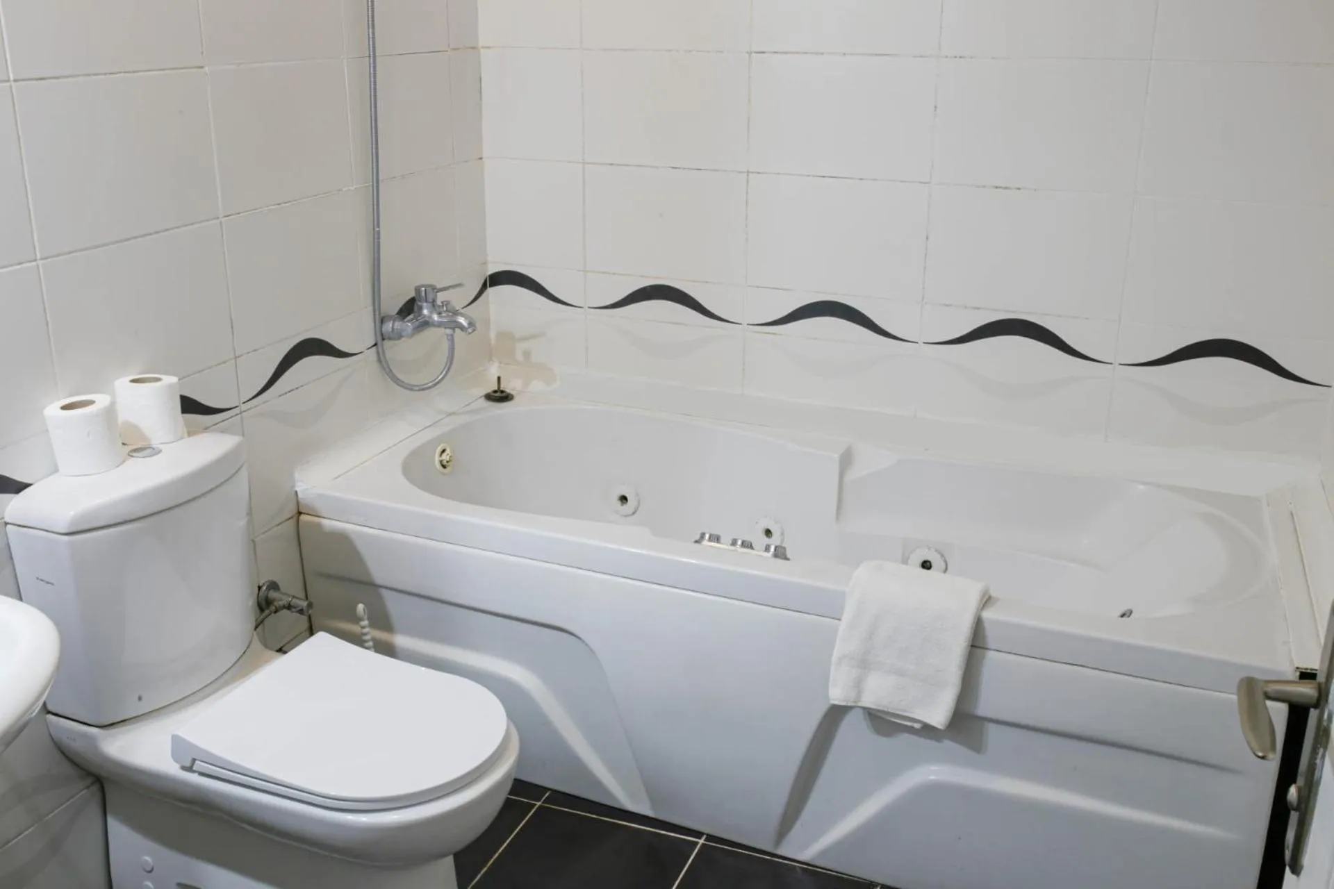 Bath in Green Moringa Termal Hotel