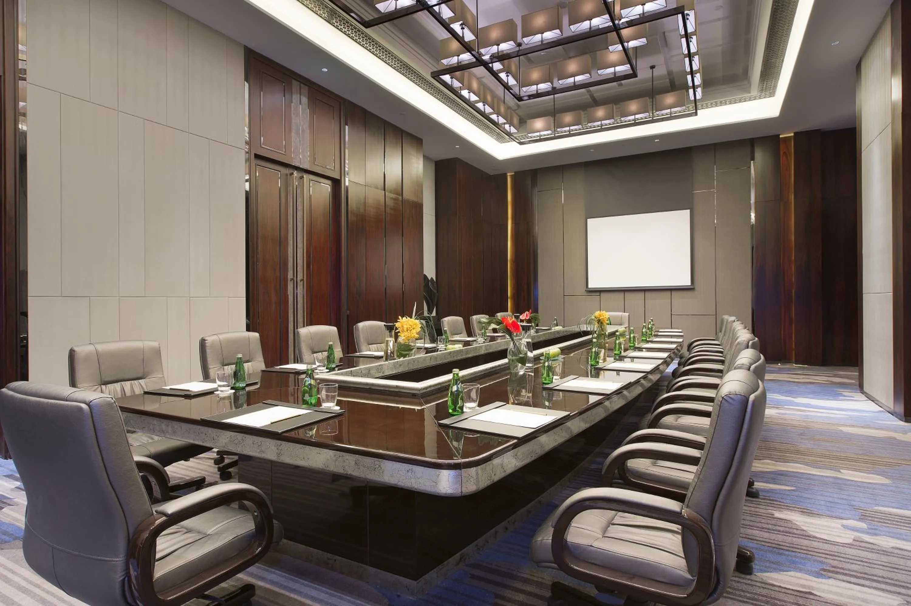 Business facilities in Pullman Yantai Center