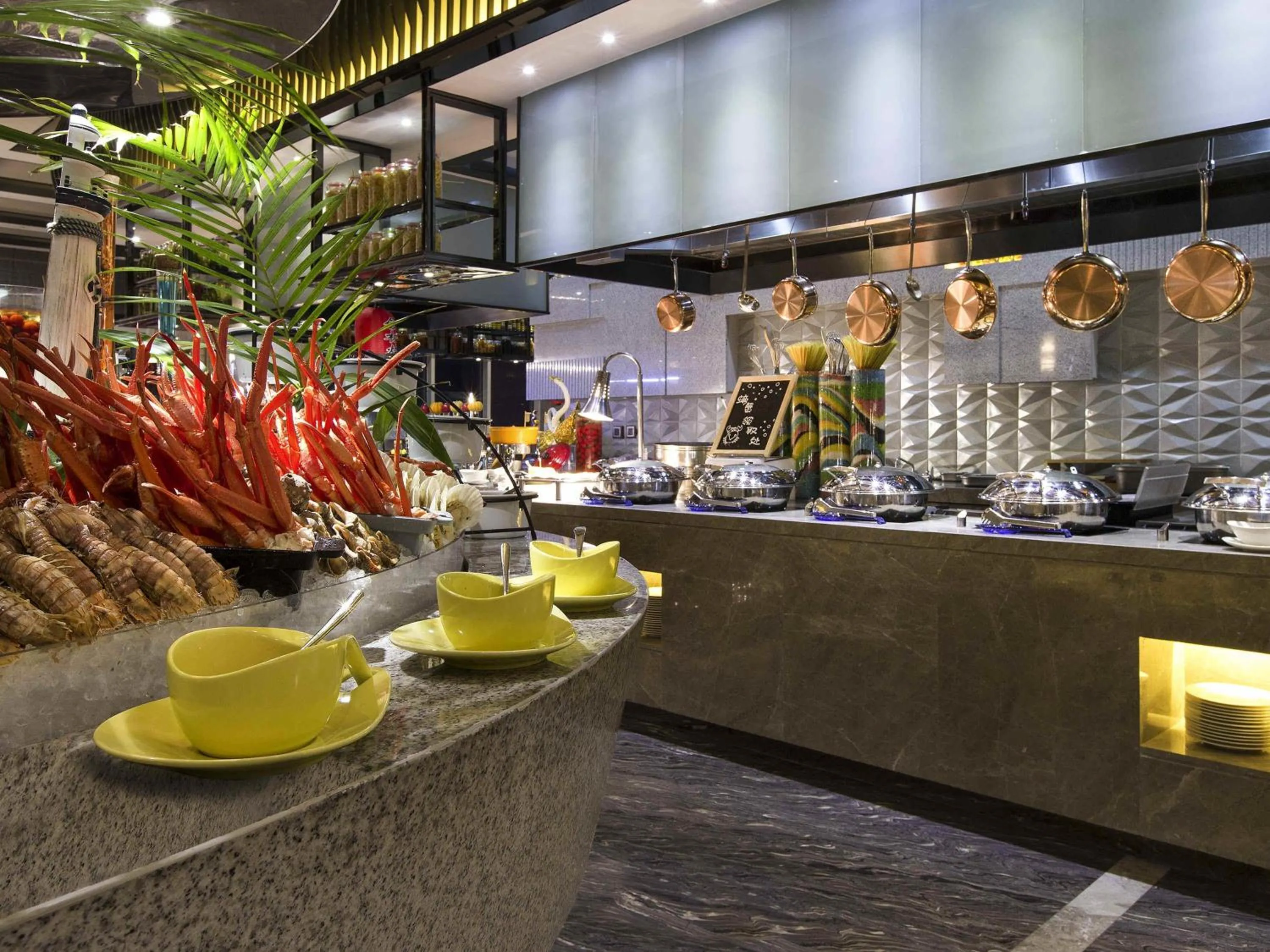 Restaurant/places to eat in Pullman Yantai Center