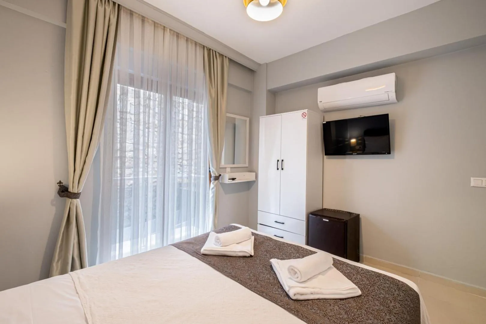 TV and multimedia in Himm Hotel