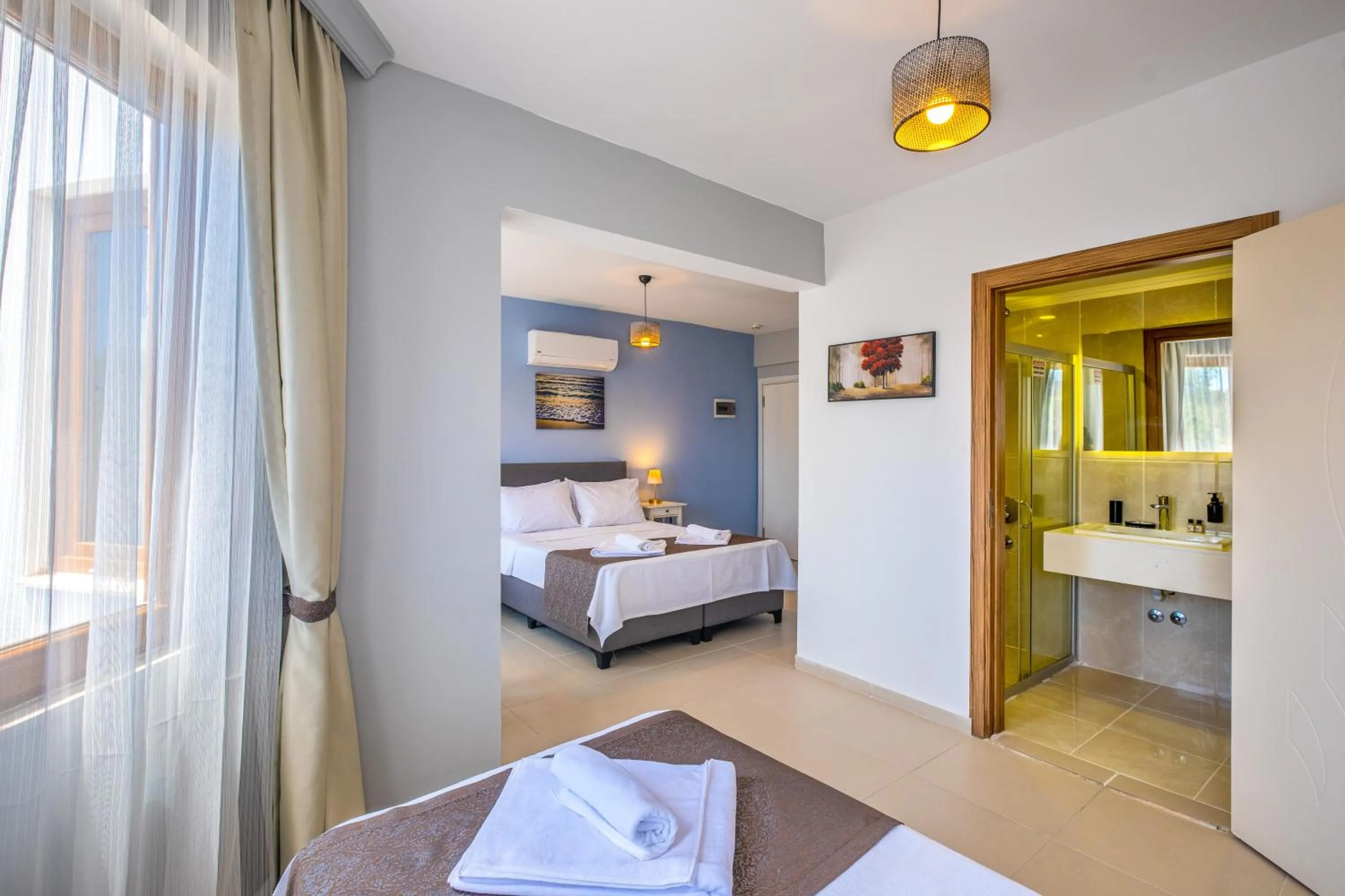 Photo of the whole room in Himm Hotel